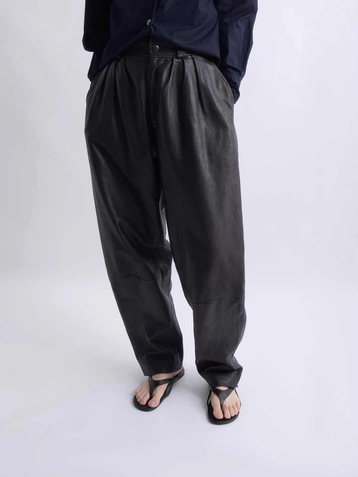 Kenzo KENZO 80s Vintage Black Lambskin Pleated Pants Size US 32 / EU 48 - 6 Thumbnail