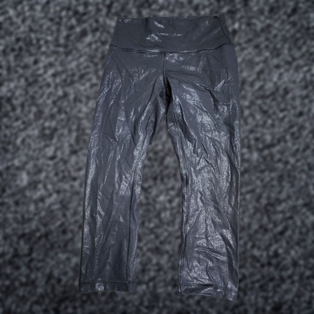 Lululemon VINTAGE Lululemon Wunder Under Crop Leggings Women Size 6 Black Foil 21" High-Rise Activewear Size 28" / US 6 / IT 42 - 1 Thumbnail