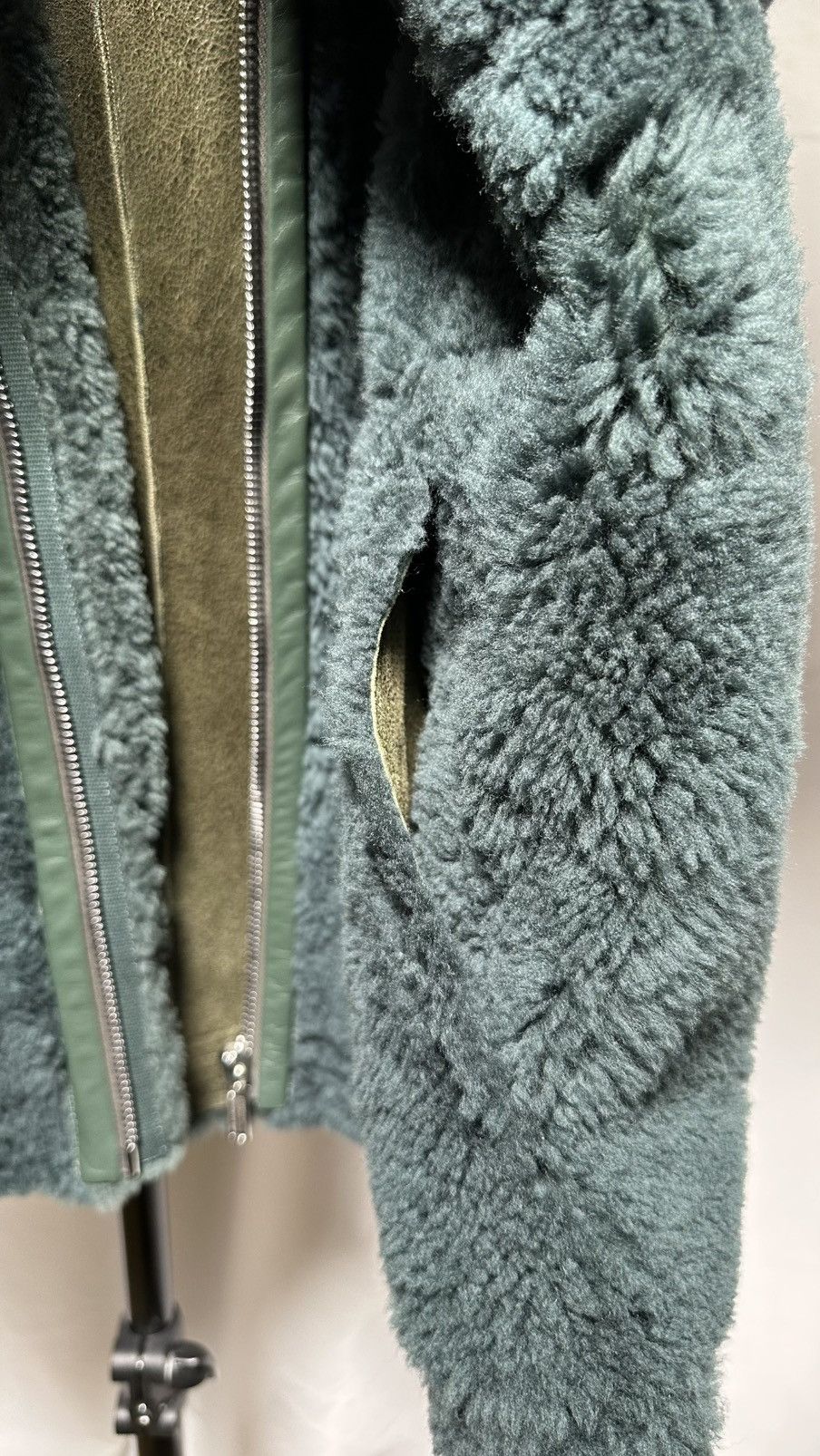 Rick Owens Rick Owens FW22 STROBE Sealed Windbreaker in Shearling(50IT) Size US M / EU 48-50 / 2 - 10 Thumbnail
