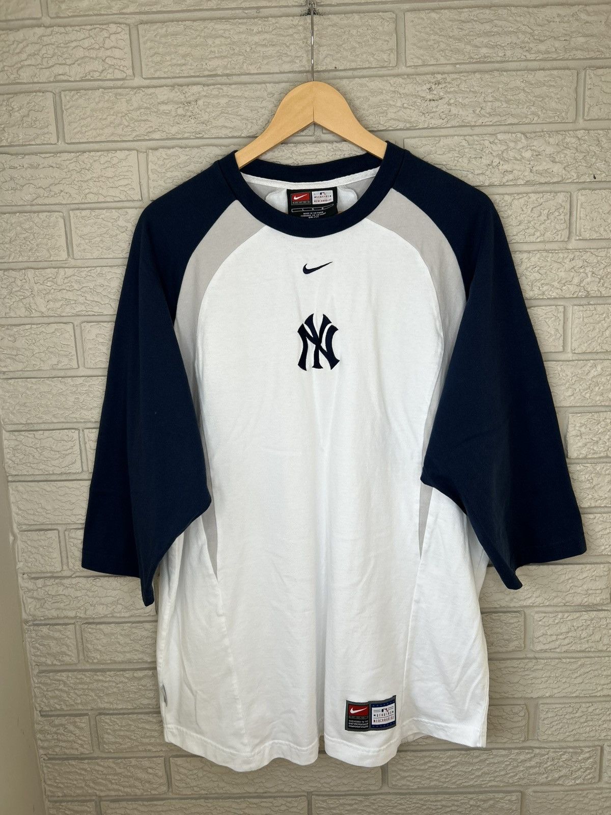 Nike Nike New York Yankees Center Swoosh 3/4 Long Sleeve Size US L / EU 52-54 / 3 - 1 Thumbnail
