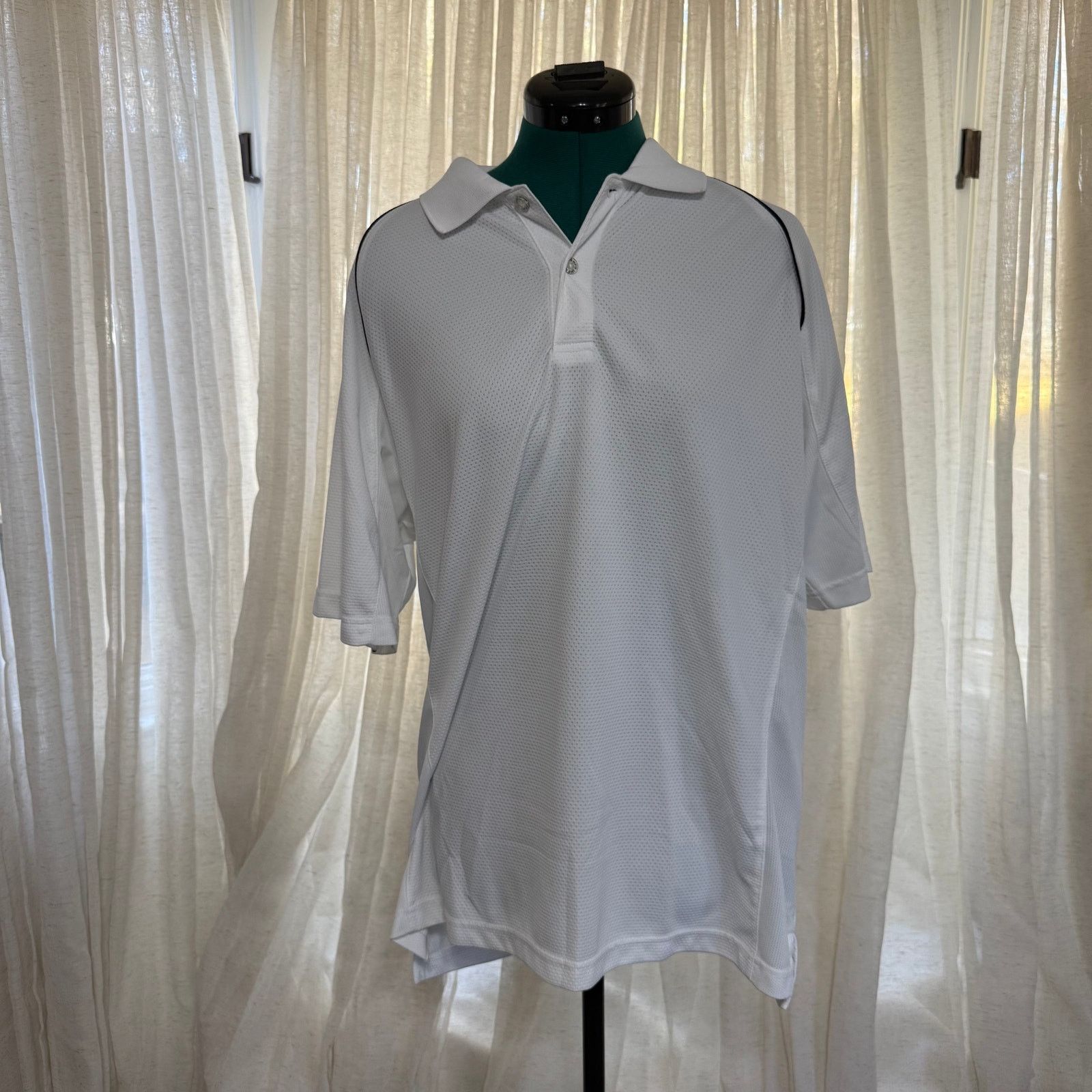 Izod IZOD XFG White Performance Golf Polo with Navy Trim | Sz L Size US L / EU 52-54 / 3 - 2 Thumbnail