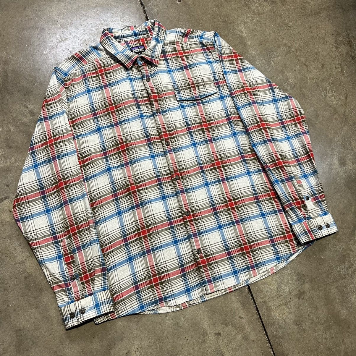 Patagonia Patagonia Organic Cotton Plaid Flannel Button Up Shirt Size US XL / EU 56 / 4 - 2 Thumbnail