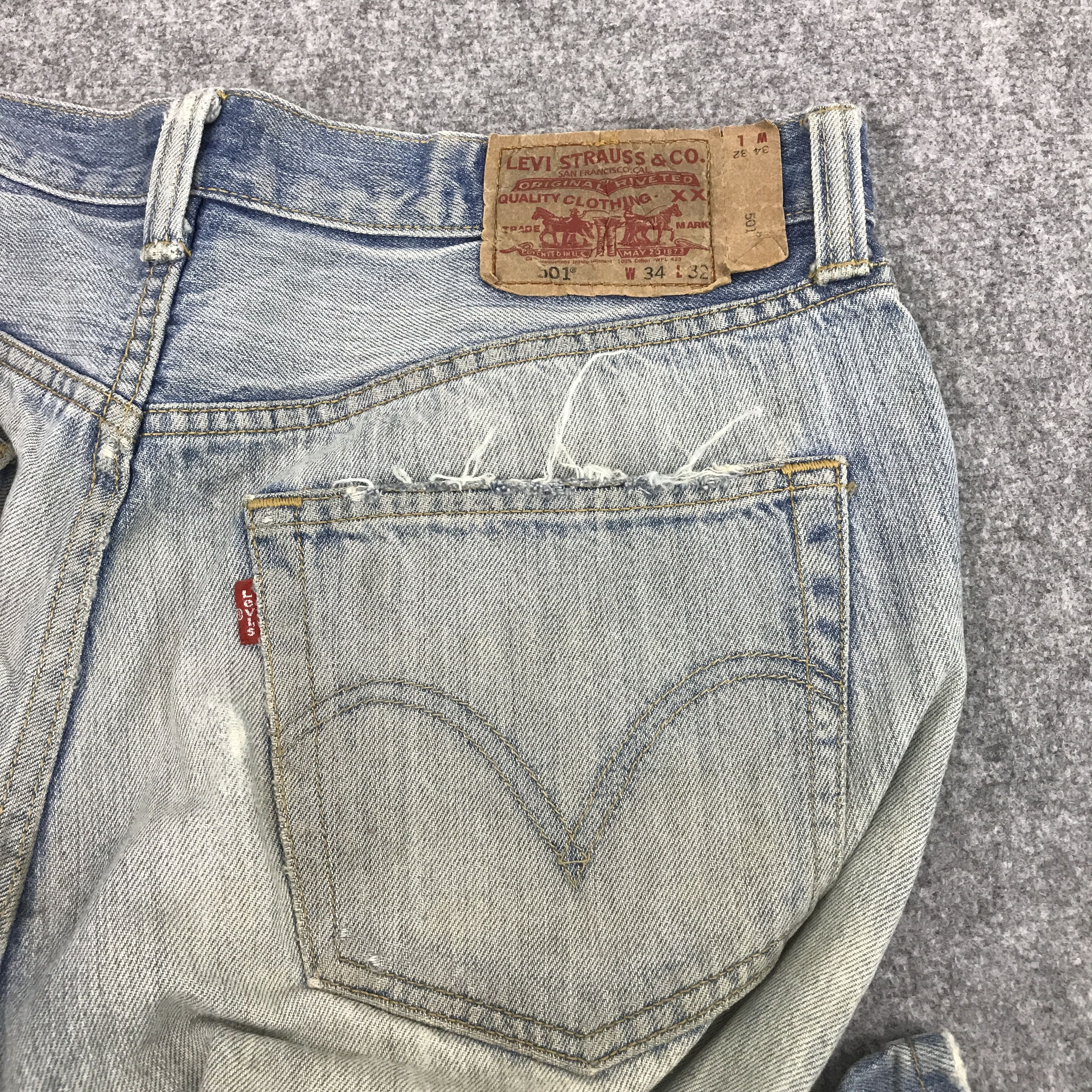 Levi's × Levi's Vintage Clothing LEVI'S 501 DISTRESSED DENIM JEANS PANTS Size US 32 / EU 48 - 8 Thumbnail