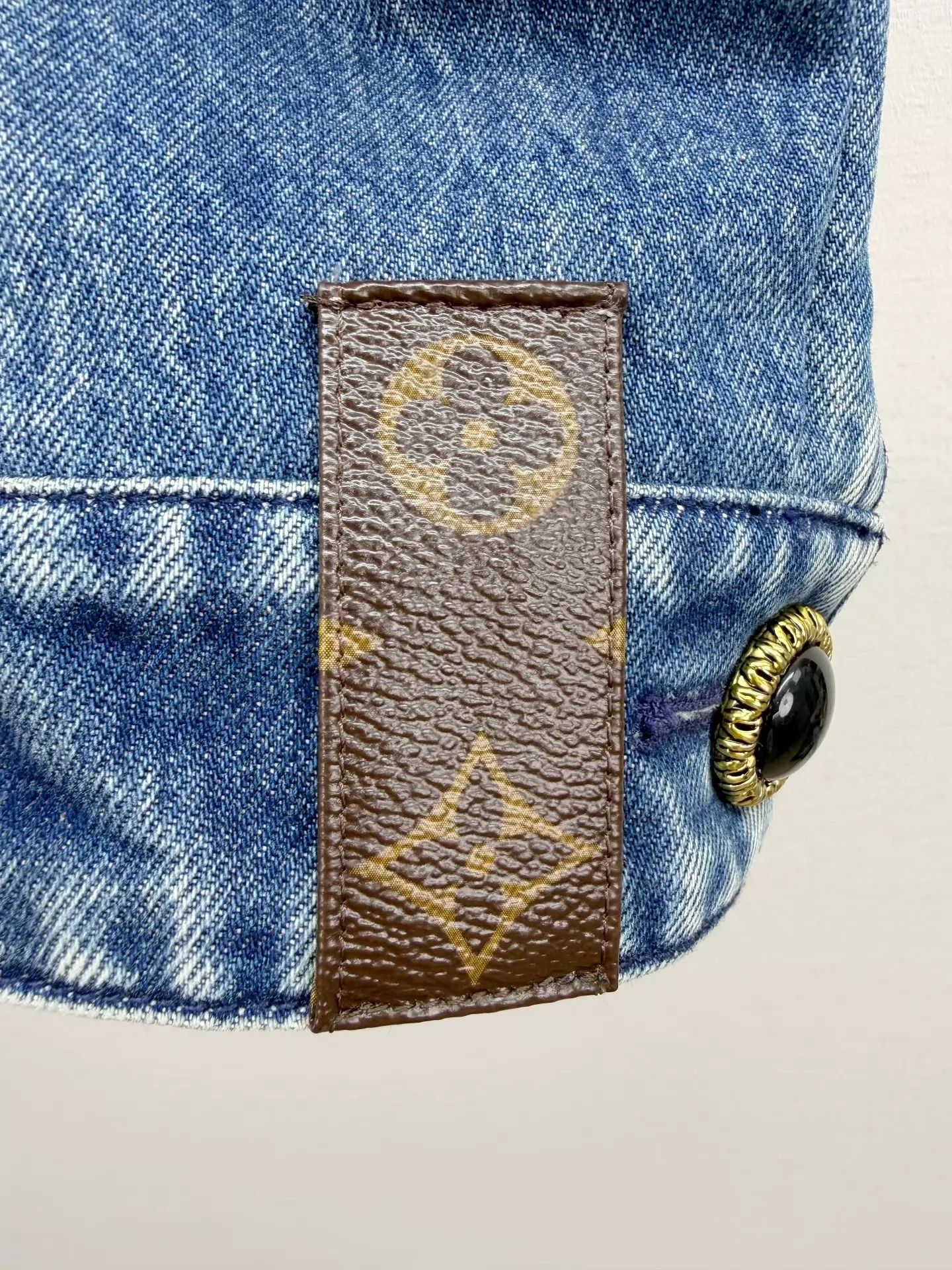 Louis Vuitton LV new with tags denim jacket size 34 authentic Size XS / US 0-2 / IT 36-38 - 3 Thumbnail