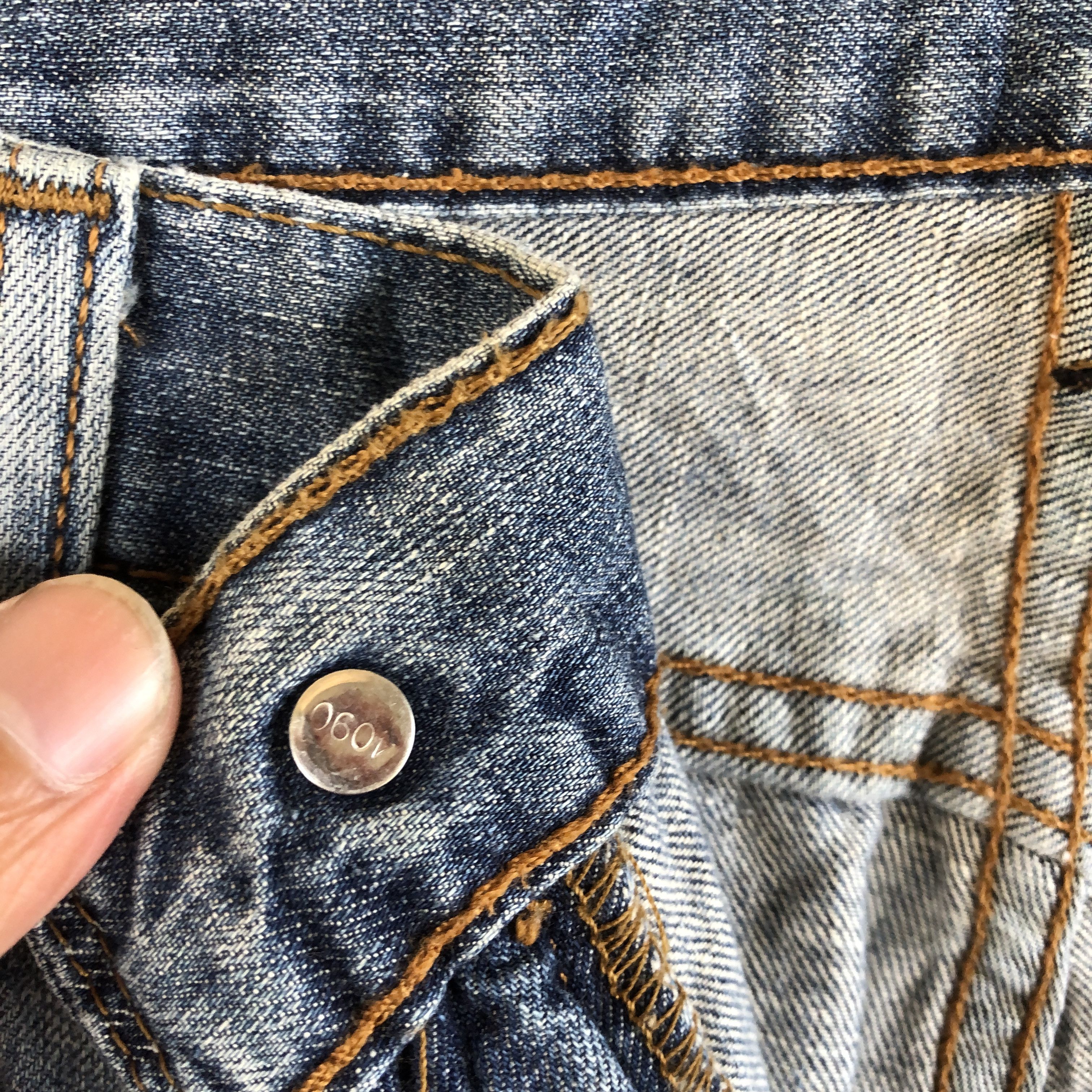 Levi's Vintage Distressed Levis 505 Jeans Light Wash Faded Denim Size US 38 / EU 54 - 7 Thumbnail