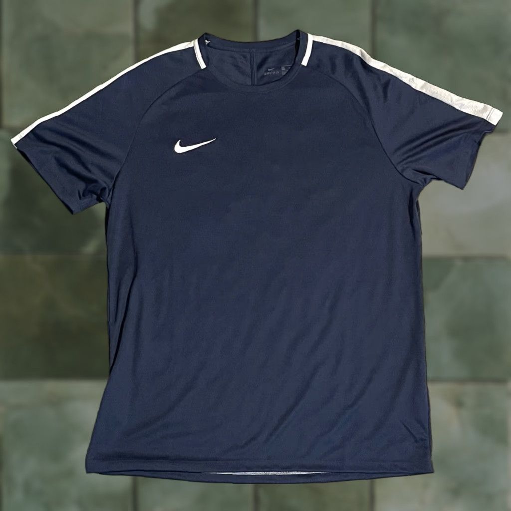 Nike Nike Dri-Fit Shirt Mens XL Blue Polyester NWT Short Sleeve Crew Neck Pullover Regular Fit Activewear Sports Size US XL / EU 56 / 4 - 1 Thumbnail