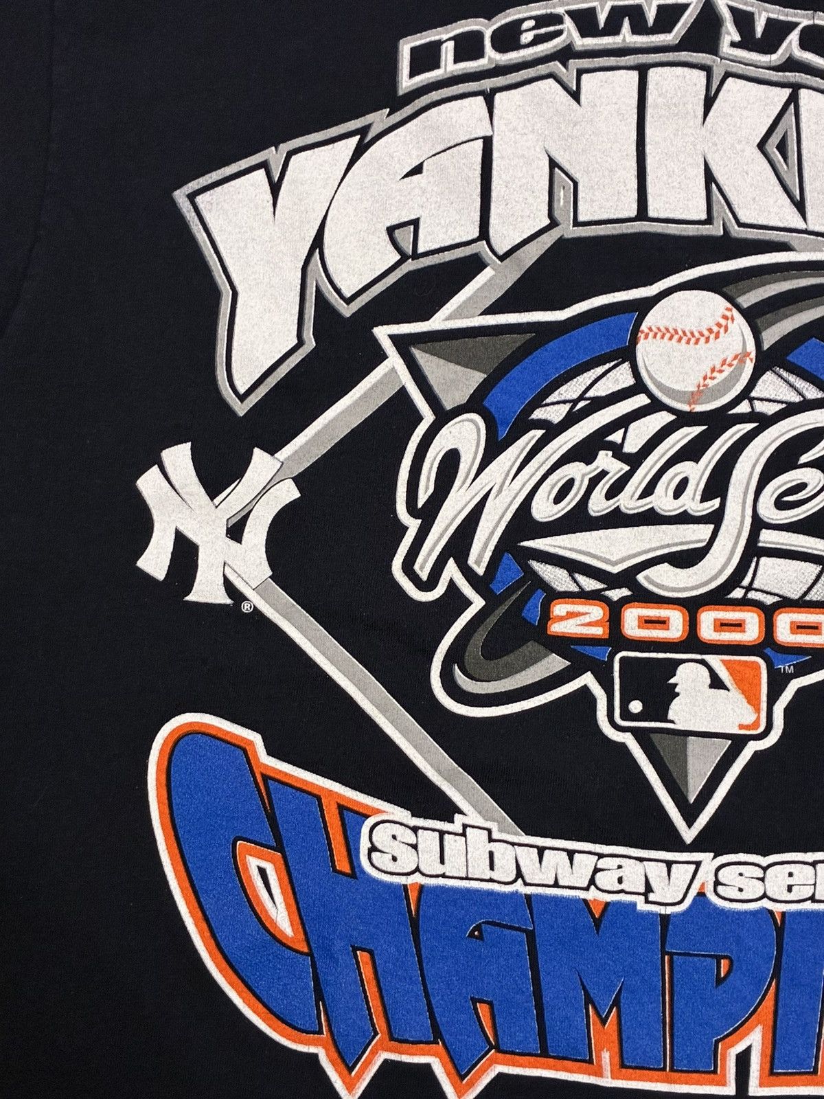 Delta MLB New York Yankees Subway Series Champions 2000 Short Y2K Size US L / EU 52-54 / 3 - 14 Thumbnail