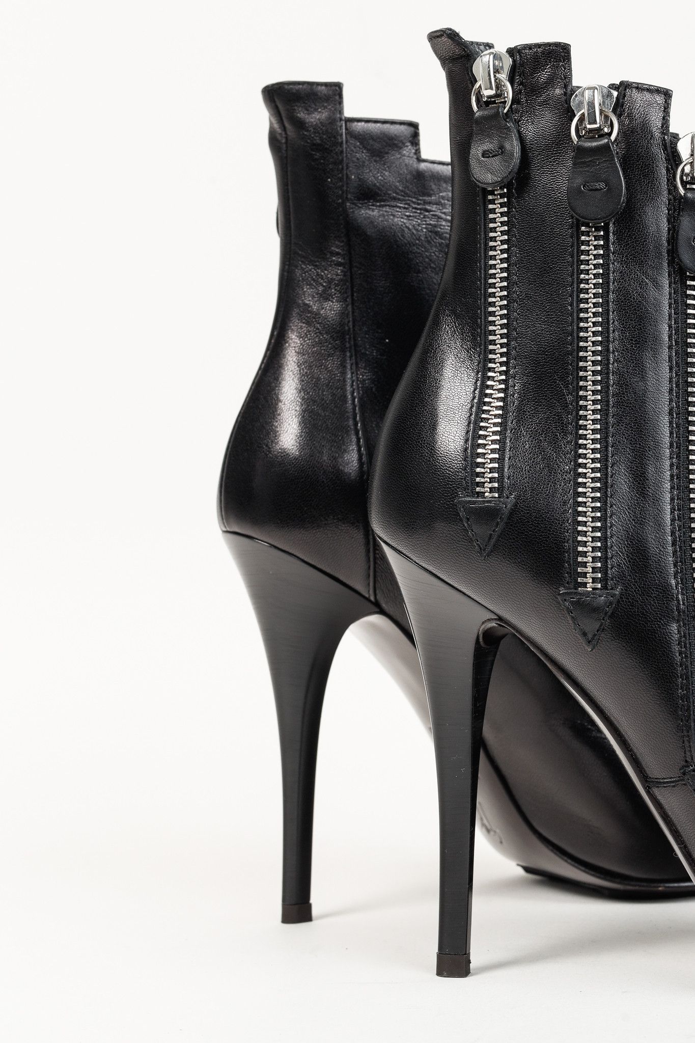 Giuseppe Zanotti Giuseppe Zanotti Black Round-Toe Multi-Zip Booties Size US 7.5 / IT 37.5 - 7 Thumbnail