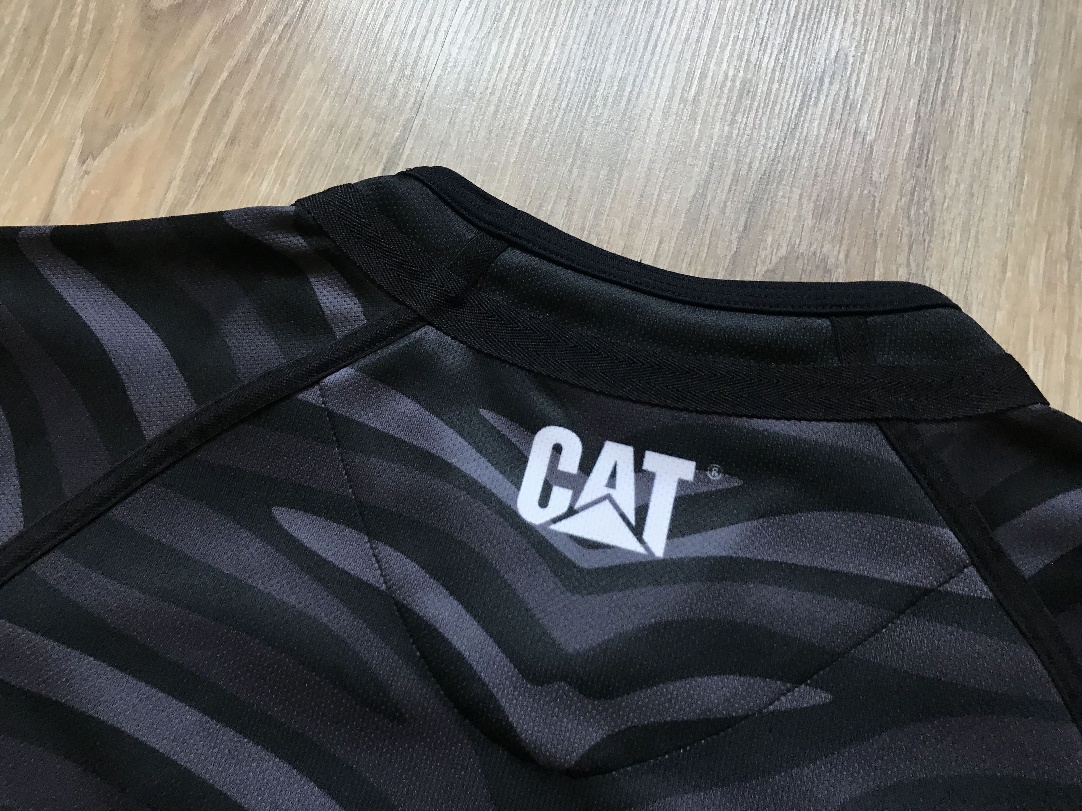 Canterbury of New Zealand Canterbury Leicester Tigers Kids Rugby Jersey 2013 Size US XXS / EU 40 - 6 Thumbnail
