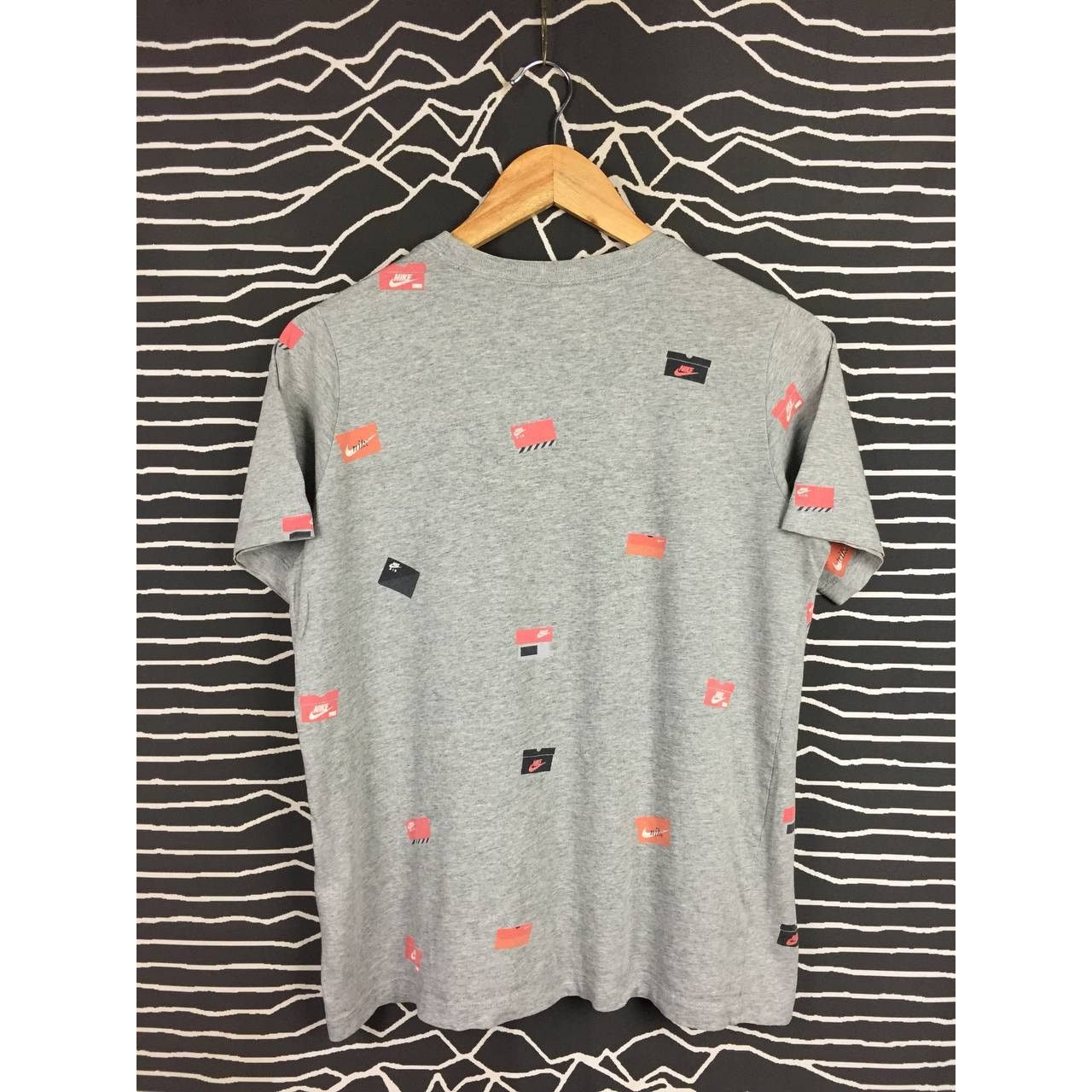 Nike Nike Shoebox Logo Sportswear Tee Youth XL Size US S / EU 44-46 / 1 - 5 Thumbnail