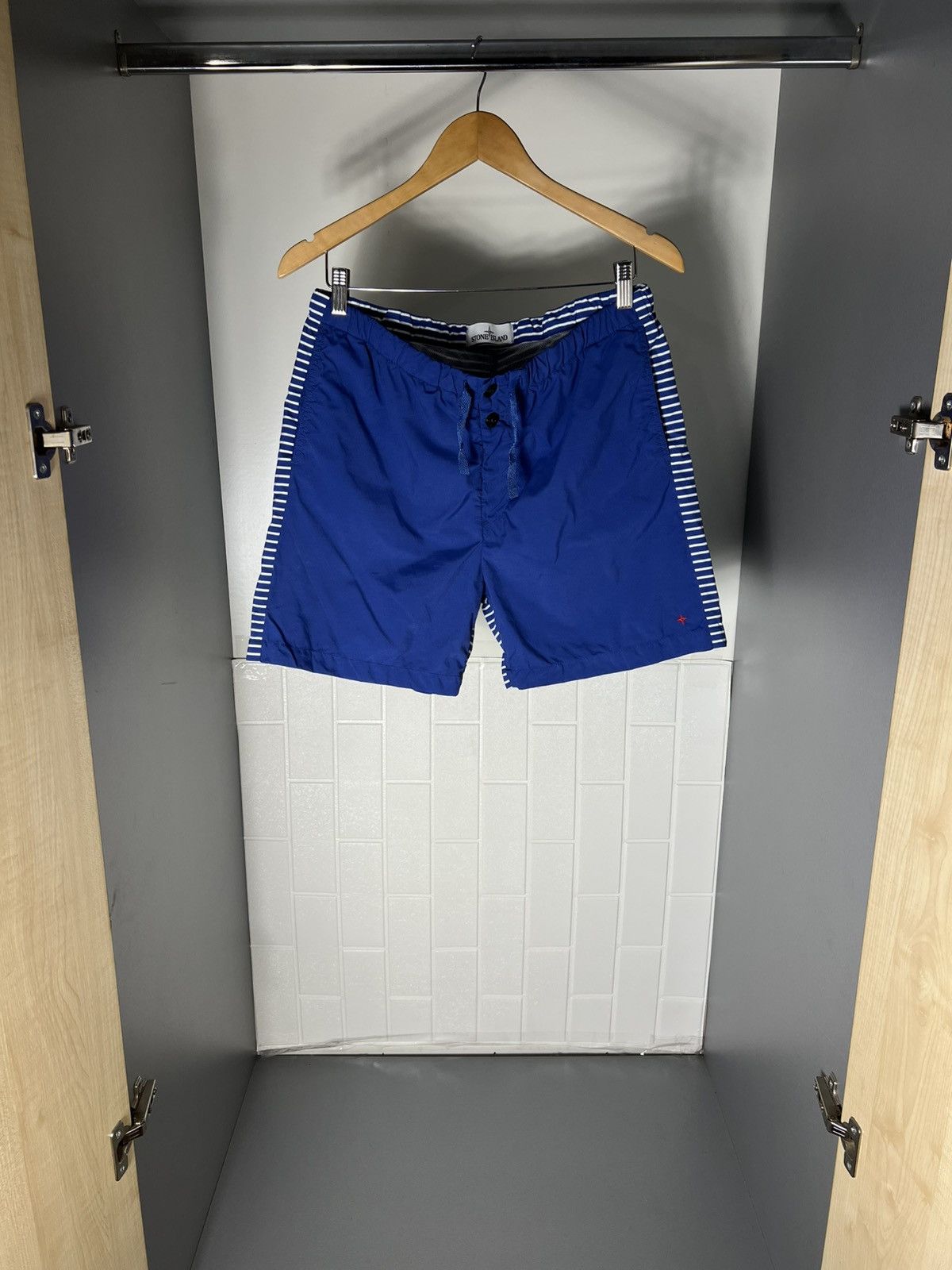 Stone Island STONE ISLAND MARINA SHORTS Size US 32 / EU 48 - 9 Thumbnail