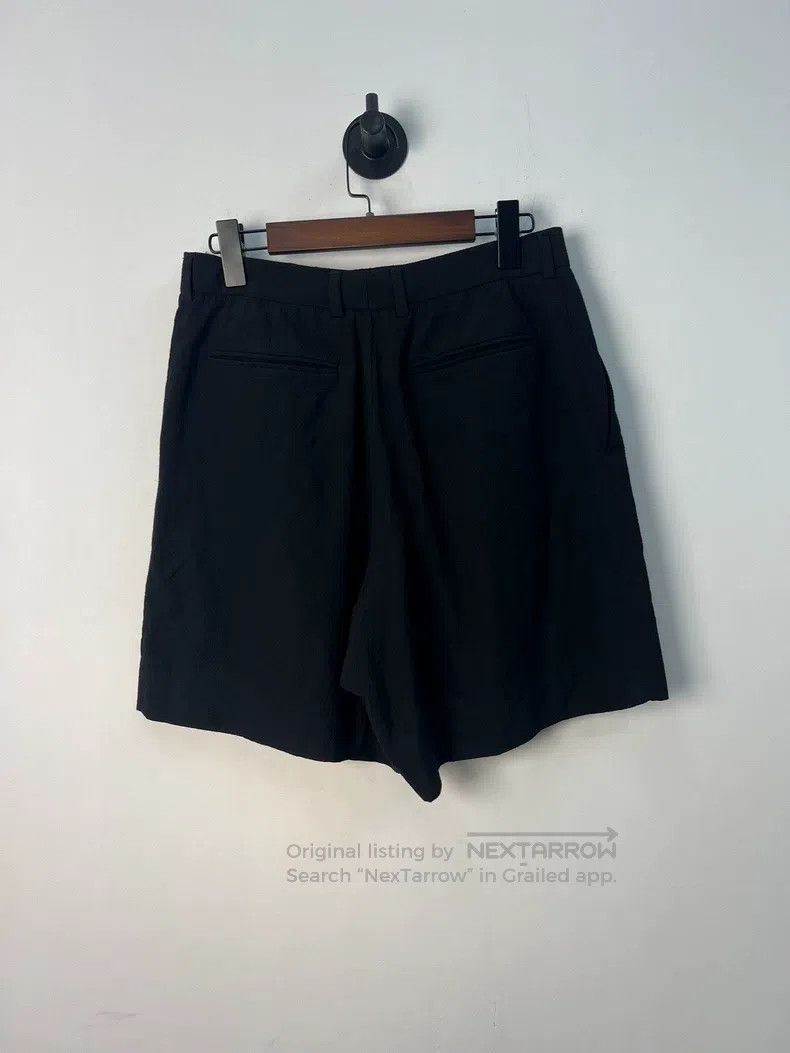 Dior Dior Black wool shorts Size US 32 / EU 48 - 2 Thumbnail