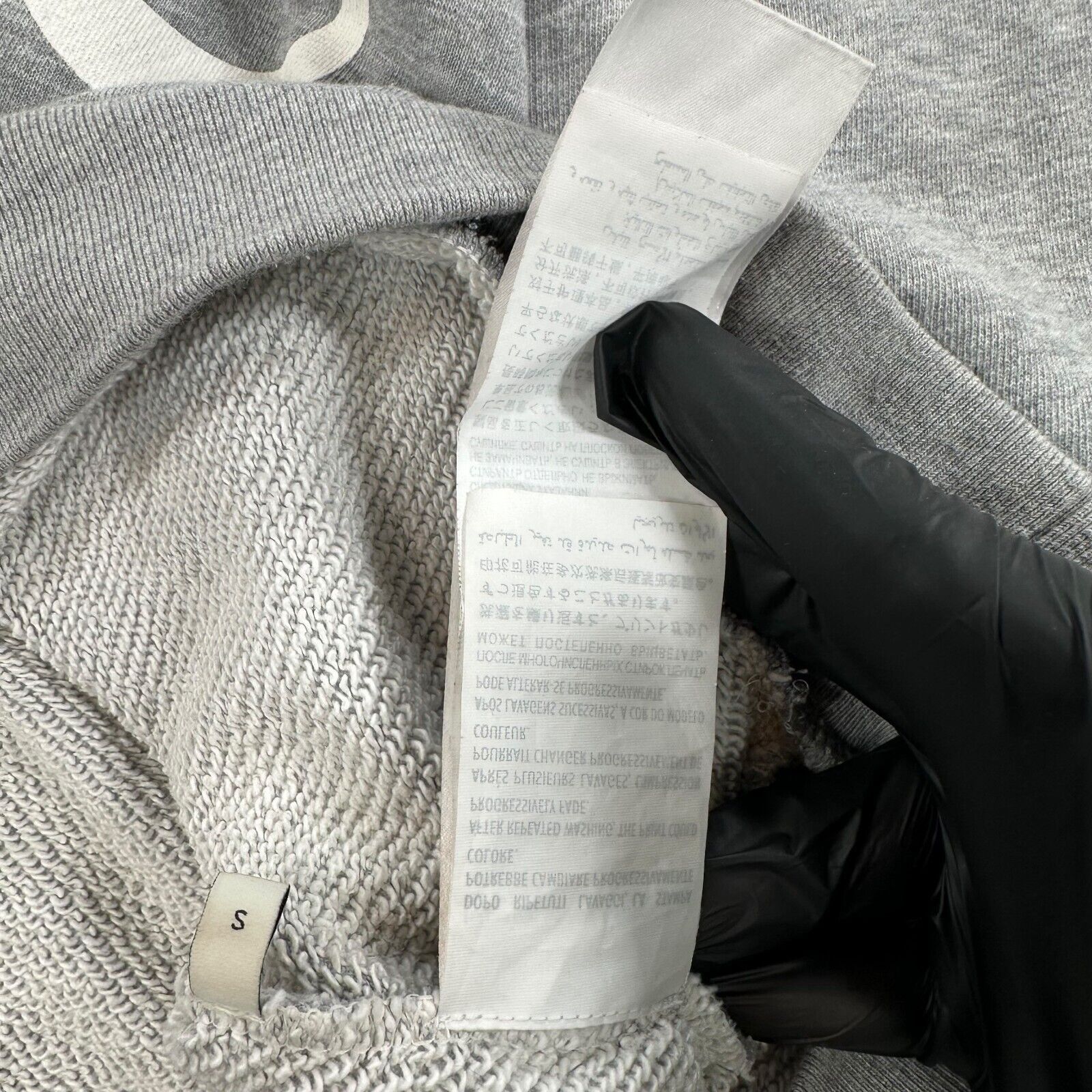 Gucci Gucci Size M Sweatshirt Grey Vertical Logo Graphic Print Size US M / EU 48-50 / 2 - 10 Thumbnail