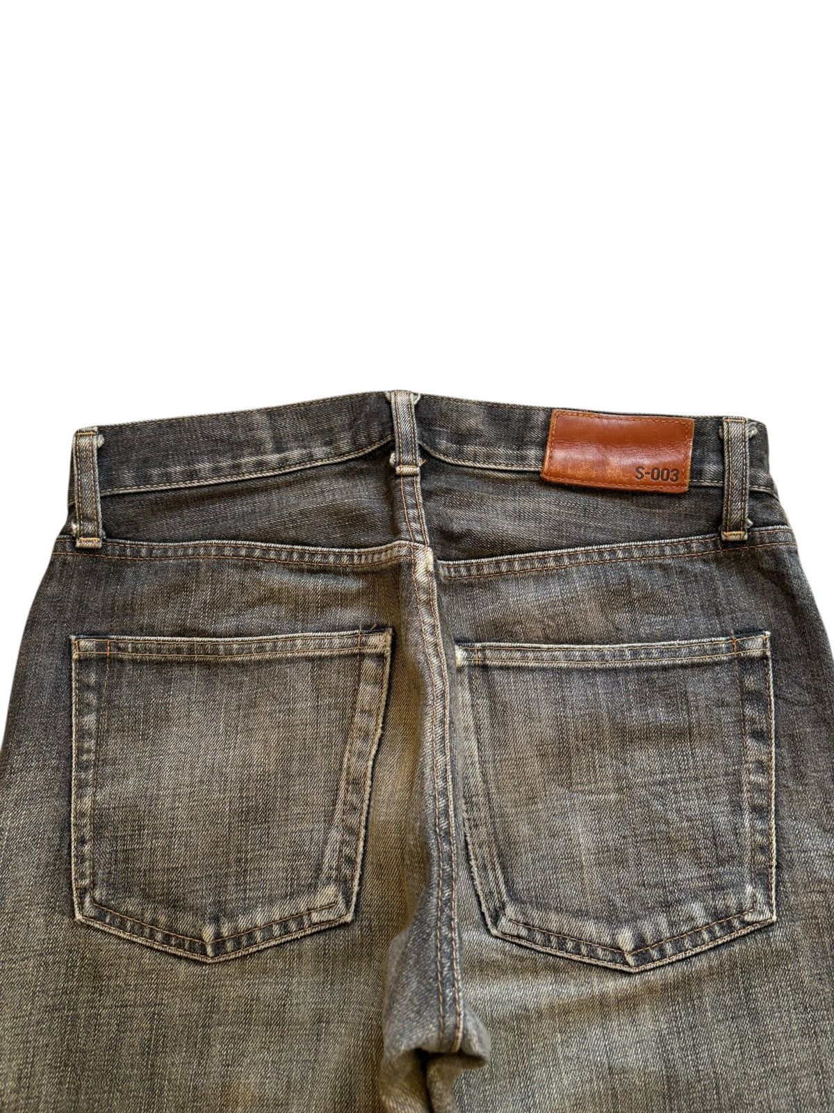 Uniqlo Vintage Uniqlo Rusty Mud Wash Distressed Loose Jeans Size US 29 - 8 Thumbnail