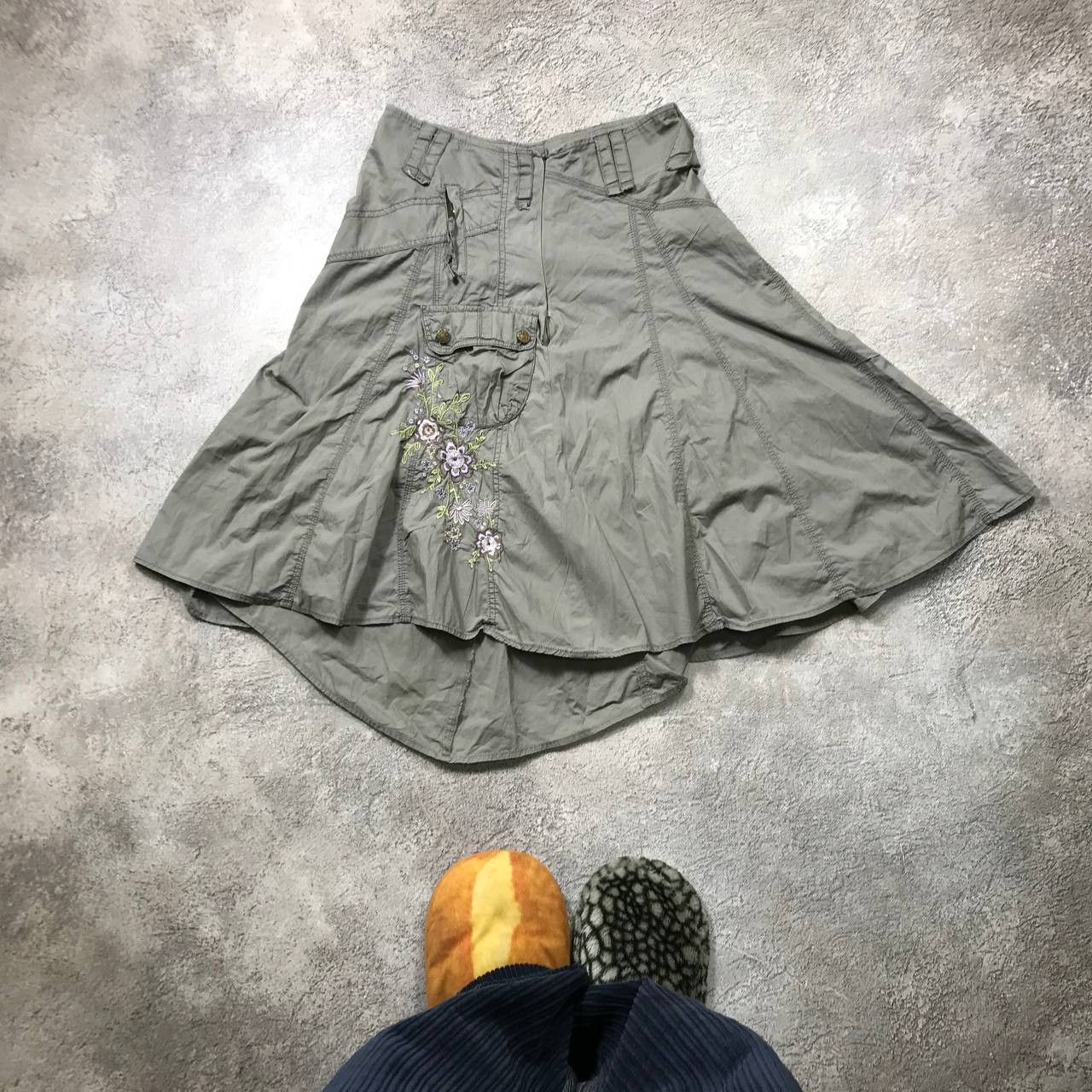 Vintage Vintage Y2K Midi Skirt Cargo Pockets Streetwear Gorpcore 27 Size 27" / US 4 / IT 40 - 1 Thumbnail