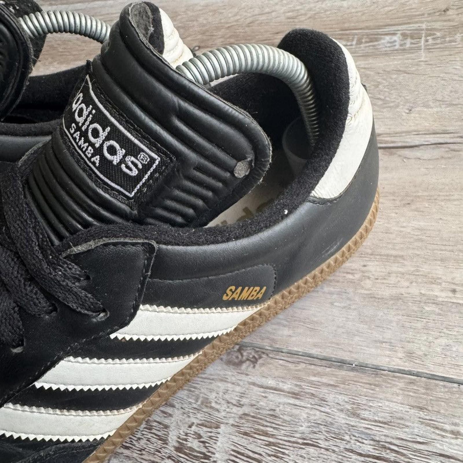 Adidas adidas • Samba Classic "Black White/Dark Gum" (8M) Size US 8 / EU 41 - 7 Thumbnail