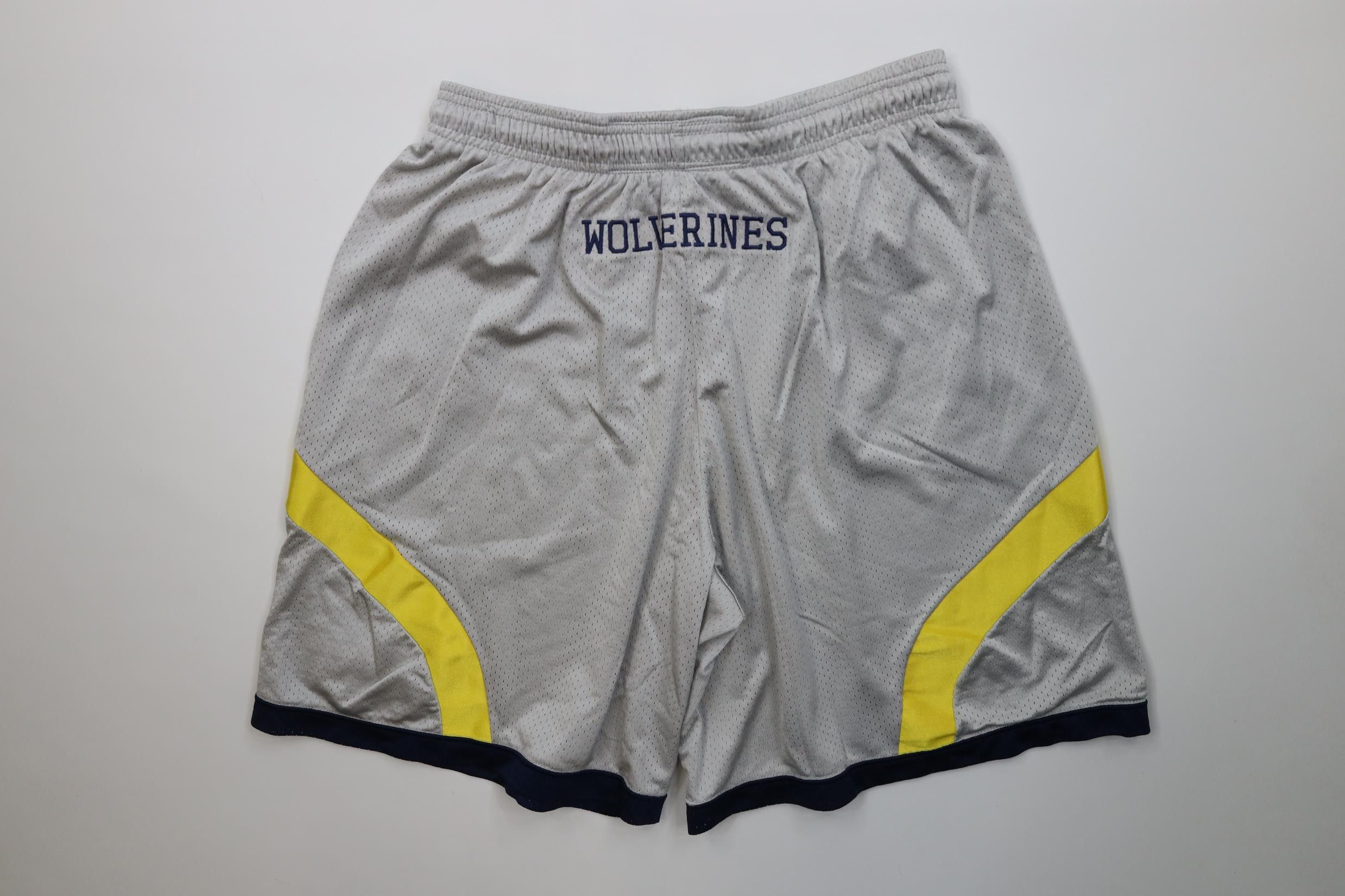 Adidas Adidas University of Michigan Basketball Shorts Silver USA Size US 36 / EU 52 - 10 Thumbnail