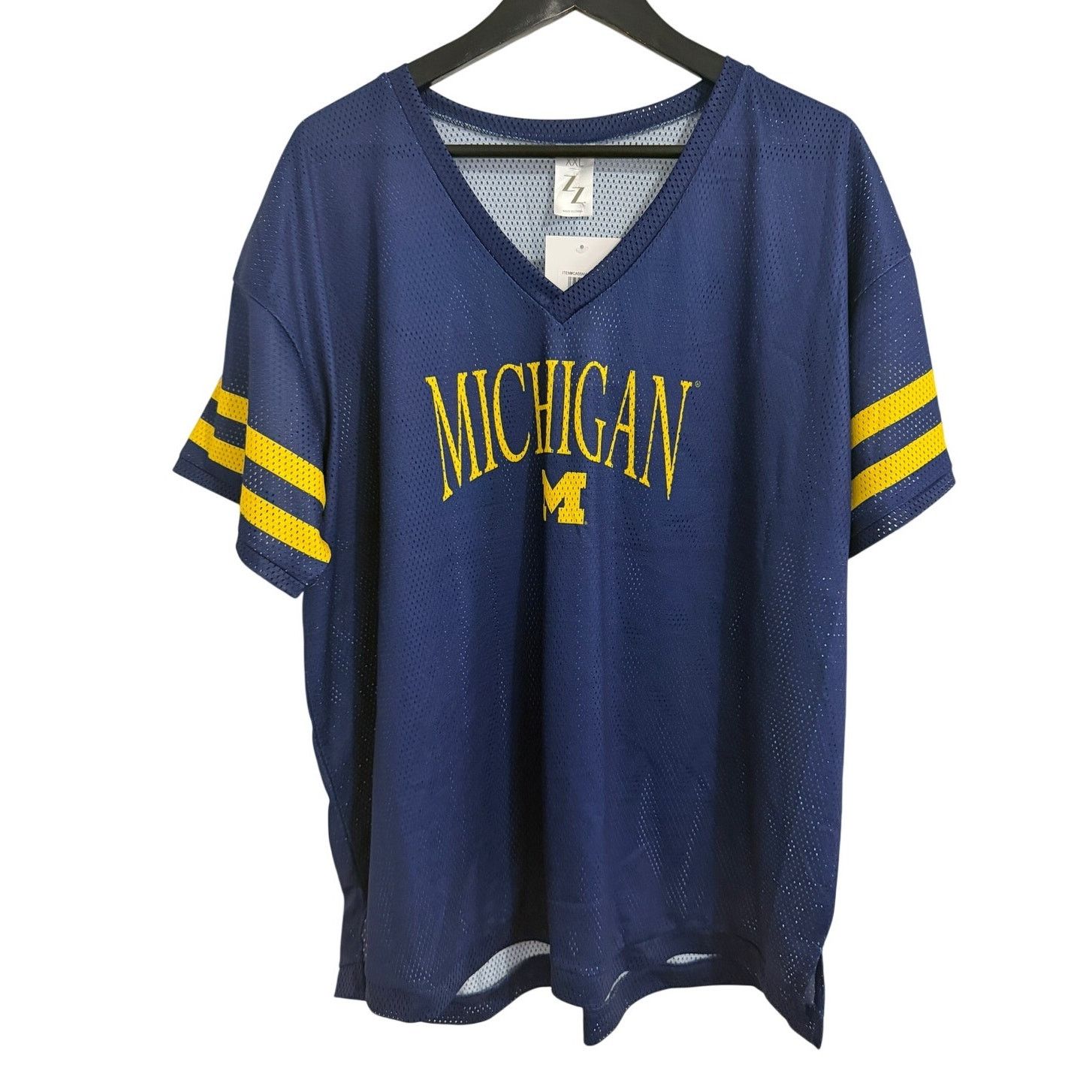 NCAA NWT Michigan Wolverines Football Jersey Women's Size XXL Size XXL / US 16-18 / IT 52-54 - 1 Thumbnail