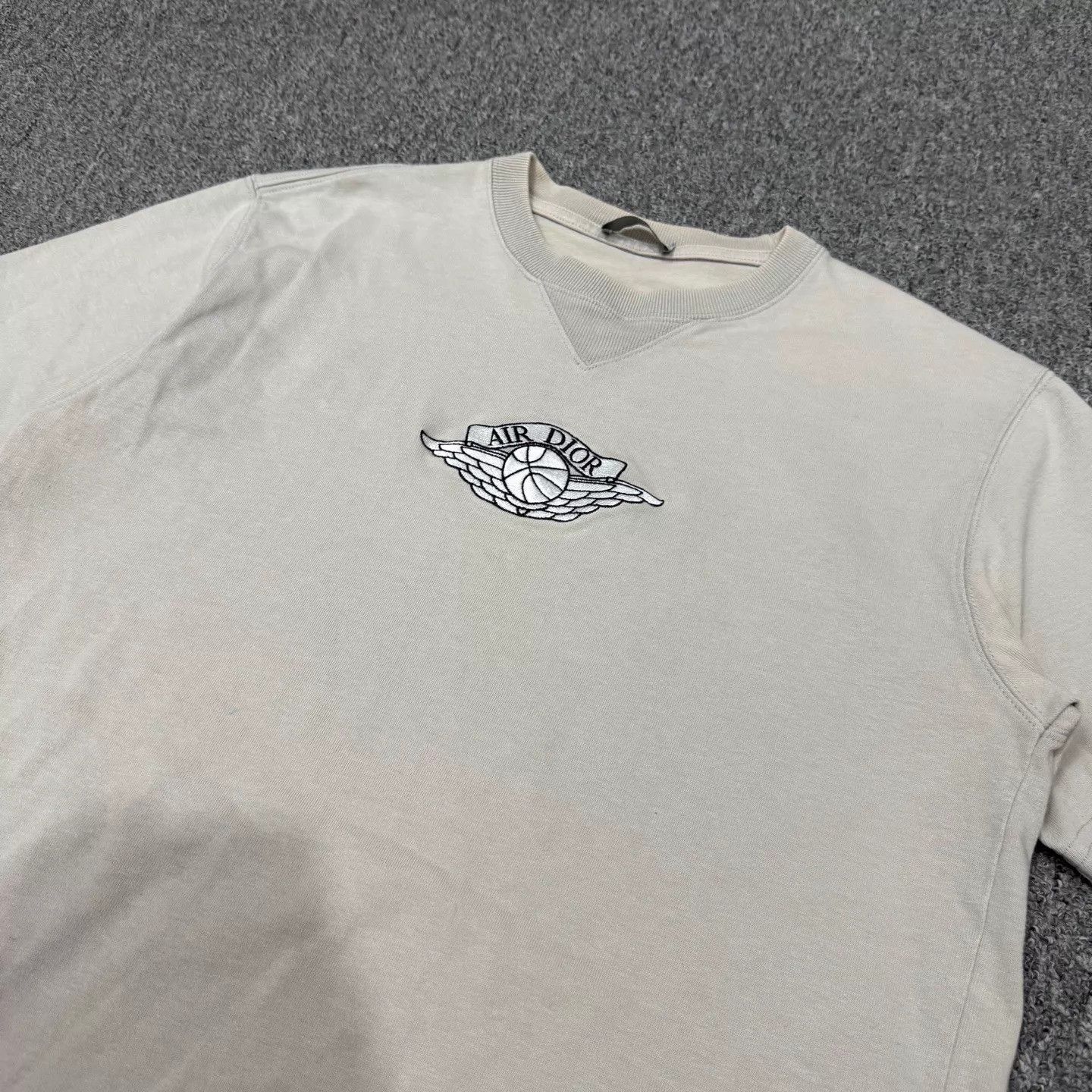 Dior Dior x AJ Embroidered Logo SS Tee XS 99 New Size US XS / EU 42 / 0 - 3 Thumbnail