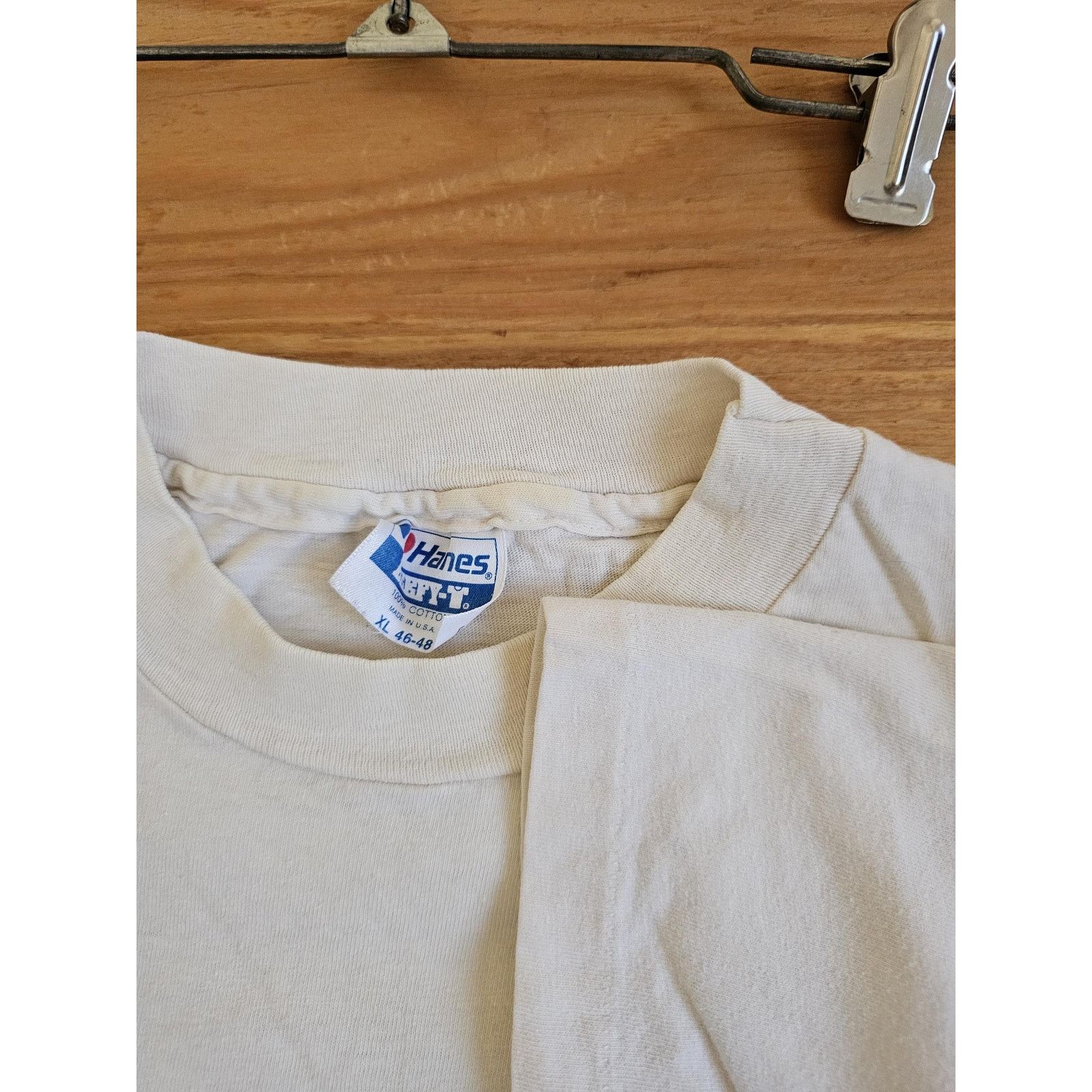 Hanes Helping People Helping the Earth T-shirt Double sided XL 90s Size US XL / EU 56 / 4 - 5 Thumbnail