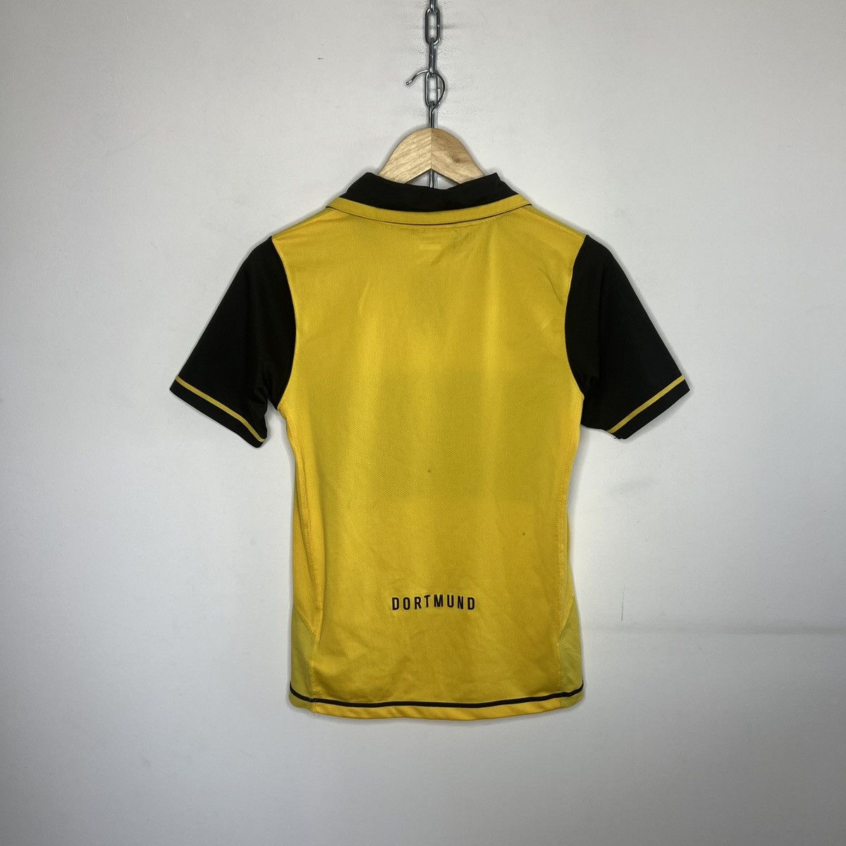 Nike Vintage Borussia Dortmund BVB Jersey Home Kit Tshirt Size US S / EU 44-46 / 1 - 6 Thumbnail