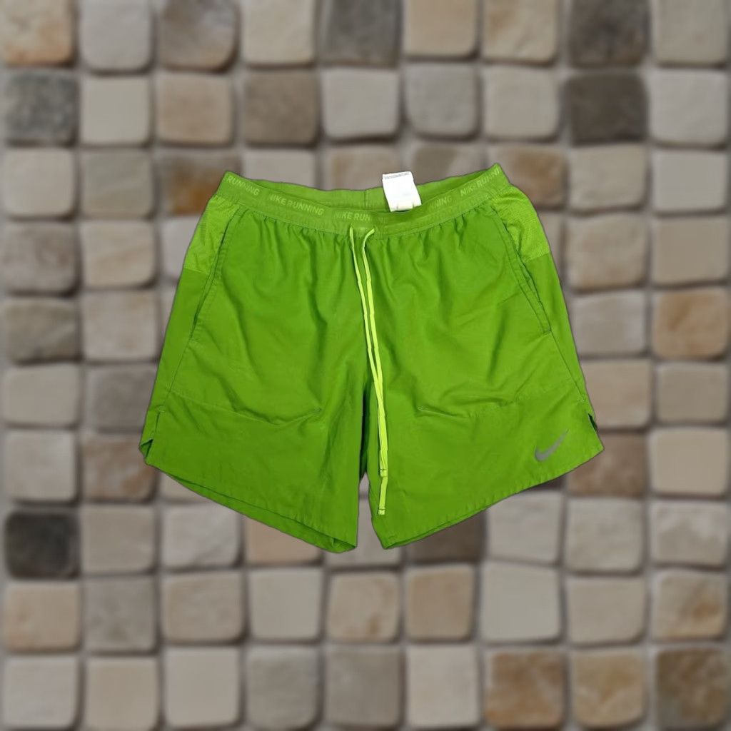 Nike Nike Shorts Womens M Green Lightweight Ripstop Athletic Cross Training Gym Running Ladies Medium Green Nike Short? Size 32" / US 10 / IT 46 - 1 Thumbnail