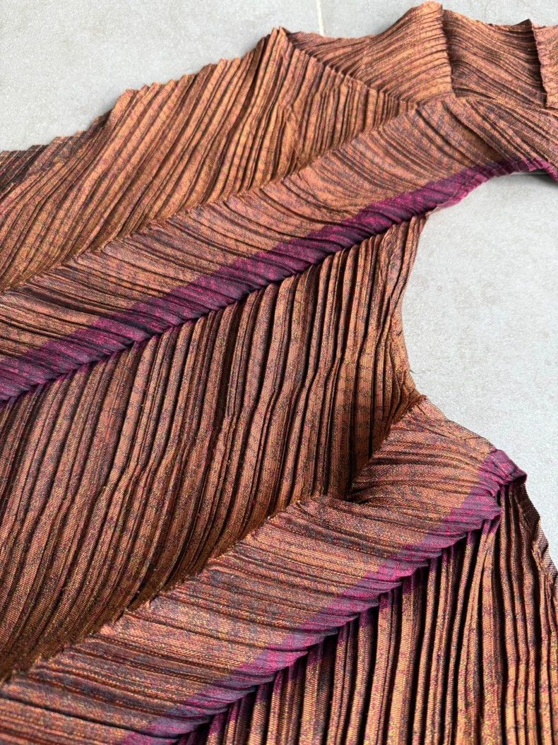 Issey Miyake Issey Miyake size:2 Brown mainline pleated top Size S / US 4 / IT 40 - 4 Thumbnail