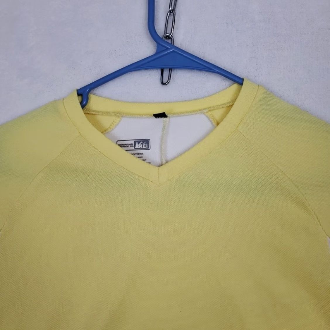 Vintage REI Womens M Short Sleeve V-Neck Outdoor Hiking Shirt Yellow Shirt Womens M Short Sleeve V-Neck Outdoor Hiking Shirt Yellow Size M / US 6-8 / IT 42-44 - 4 Thumbnail
