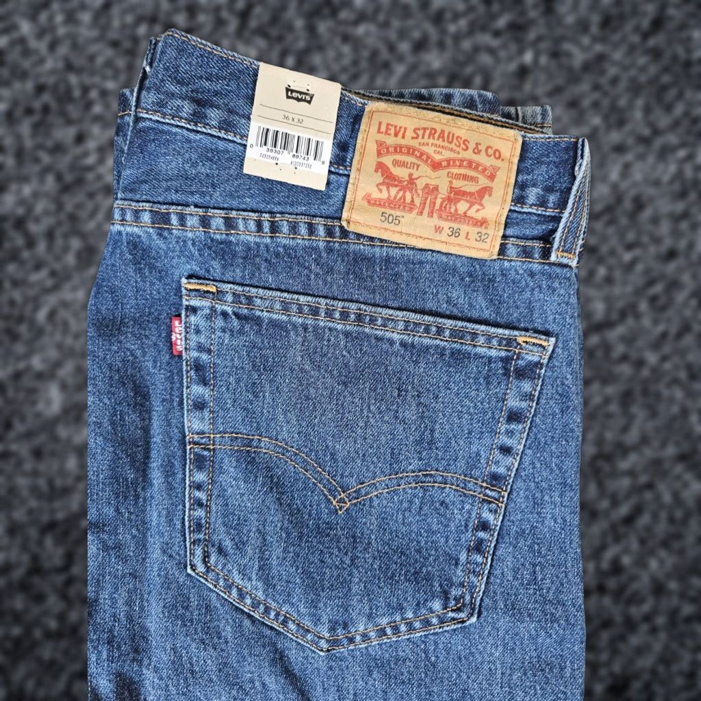 Levi's VINTAGE Levi's 505 Jeans Straight Regular Mens 36x32 Blue Denim Medium Wash Regular Vintage Levi's 505 Straight Jeans Mens 36x32 Blue Denim 505 Size US 36 / EU 52 - 1 Thumbnail
