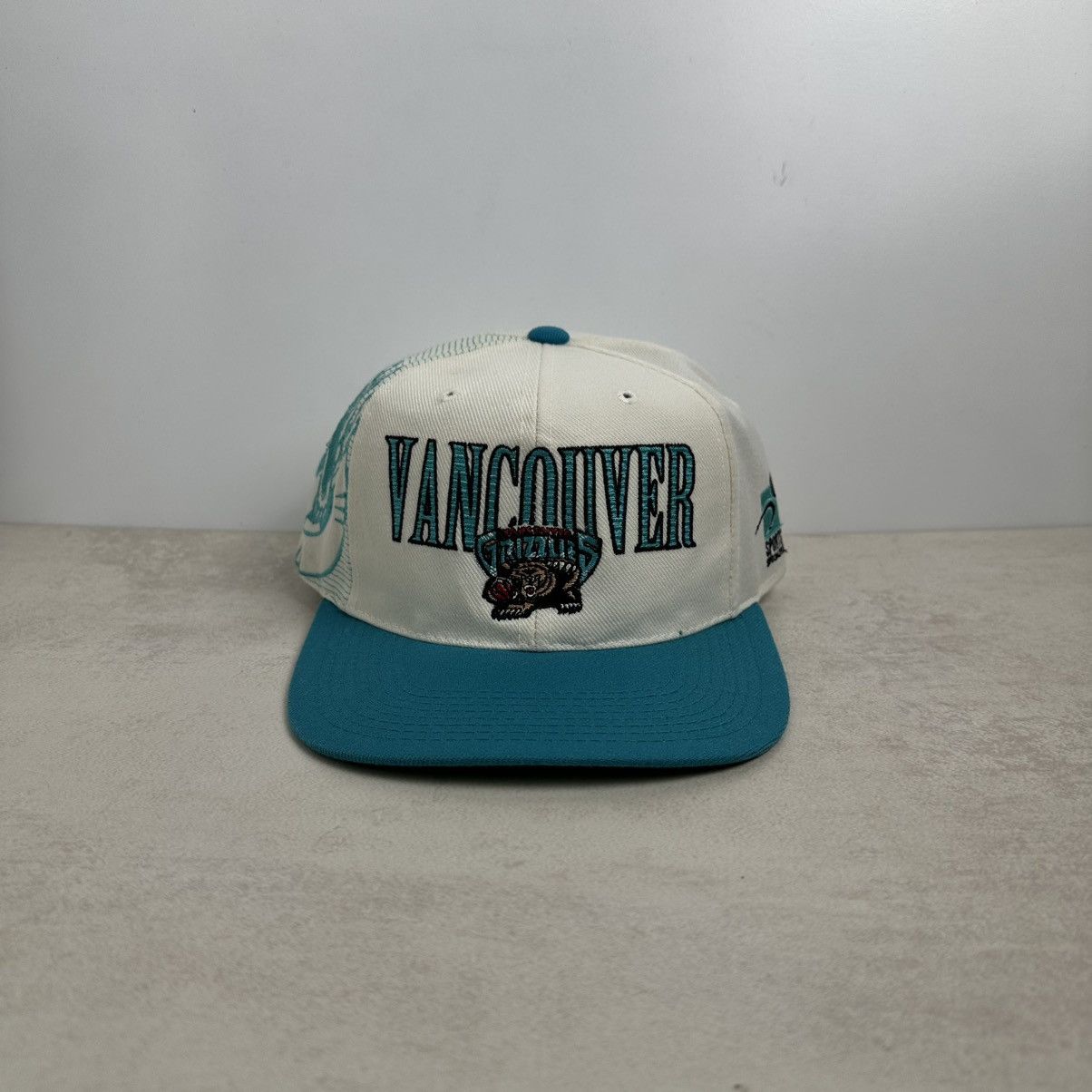Vintage Vintage 90s Vancouver Grizzlies Laser Sports Specialties Hat Size ONE SIZE - 1 Thumbnail