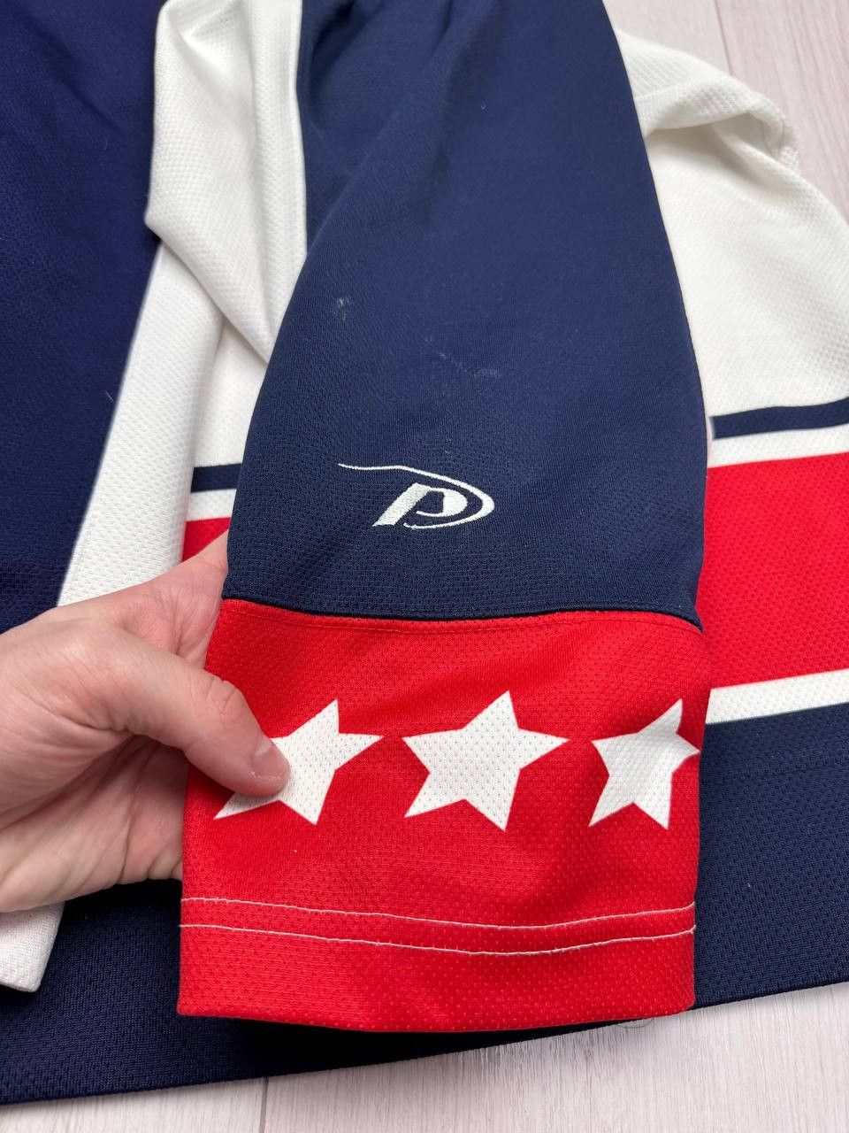 Other Vintage Columbus Hockey Jersey White Pro Player NHL Size M Size US M / EU 48-50 / 2 - 9 Thumbnail