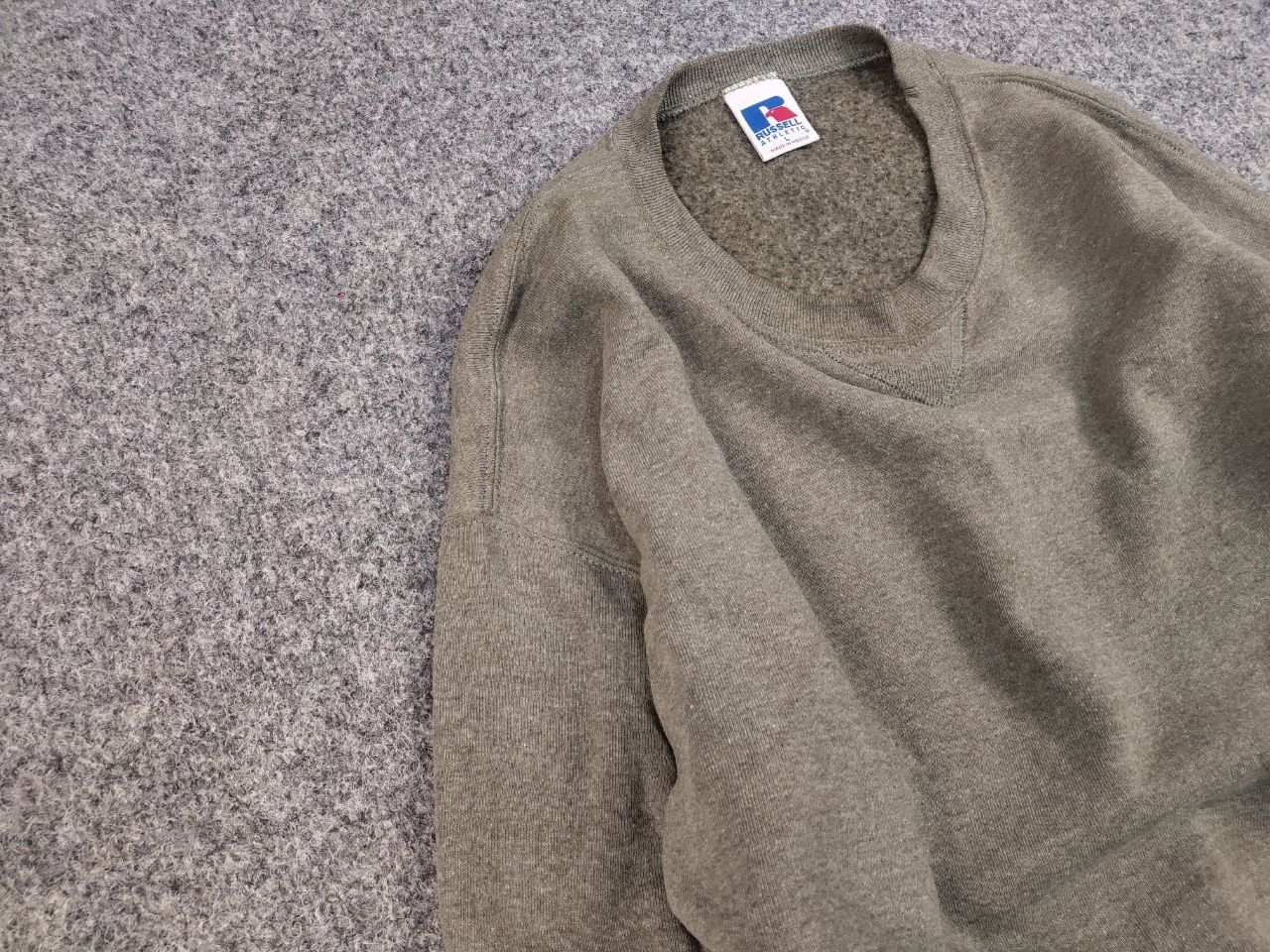 Russell Athletic Vintage 90's Russell Athletic crewneck Blank Sweatshirt Size US L / EU 52-54 / 3 - 7 Thumbnail