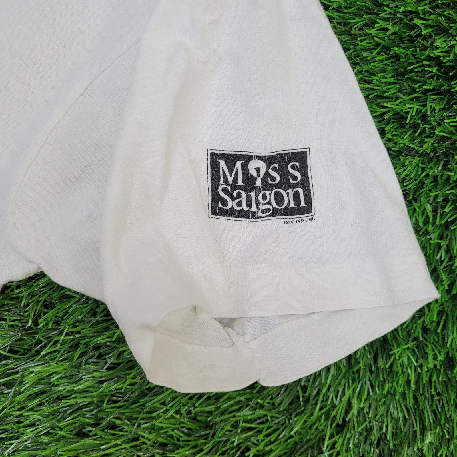 Vintage Vintage 1988 Vietnam Miss Saigon Shirt M/L 21x27 USA Size US L / EU 52-54 / 3 - 12 Thumbnail