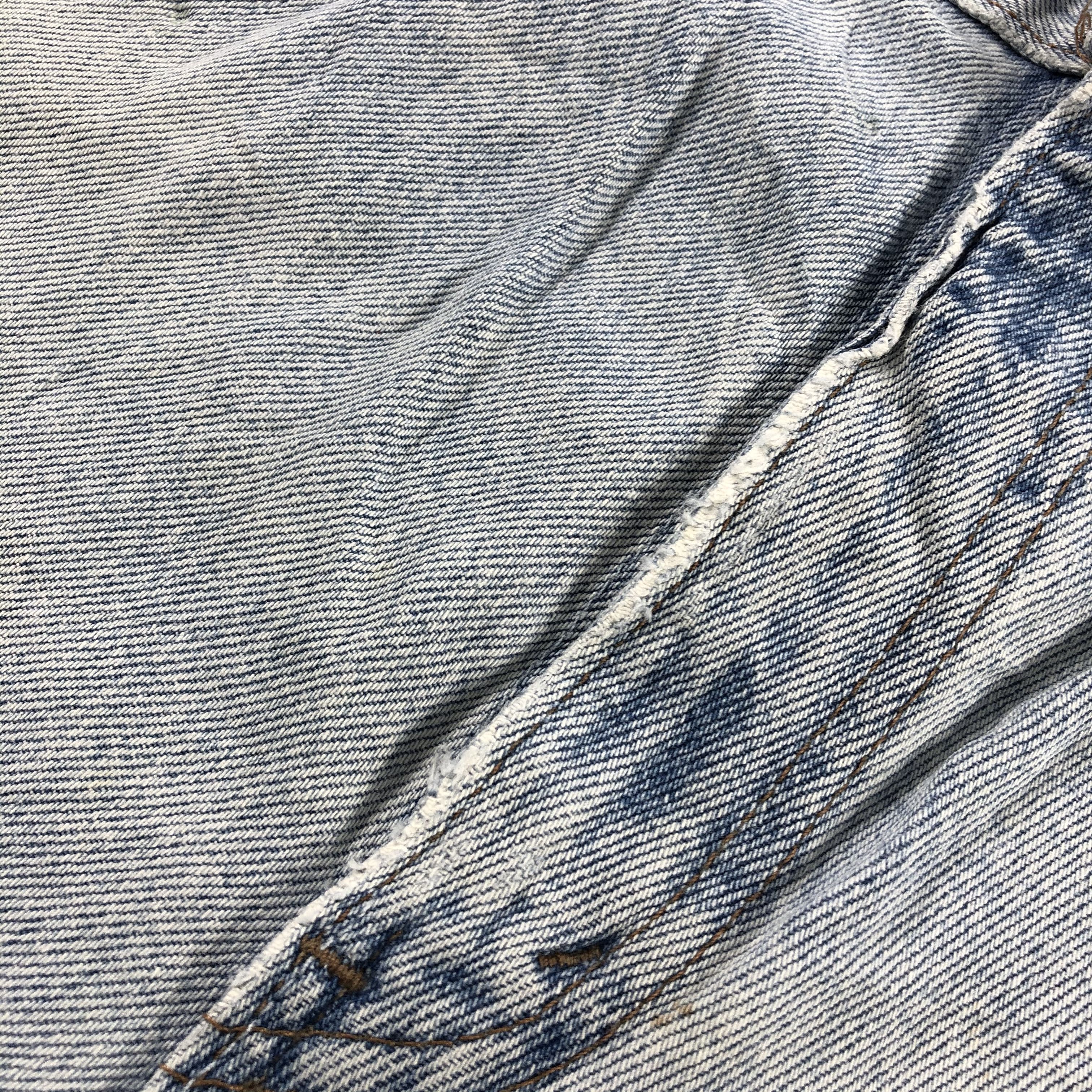 Levi's Vintage Levis 569 Jeans Distress Light wash Denim KJ907 Size US 32 / EU 48 - 13 Thumbnail