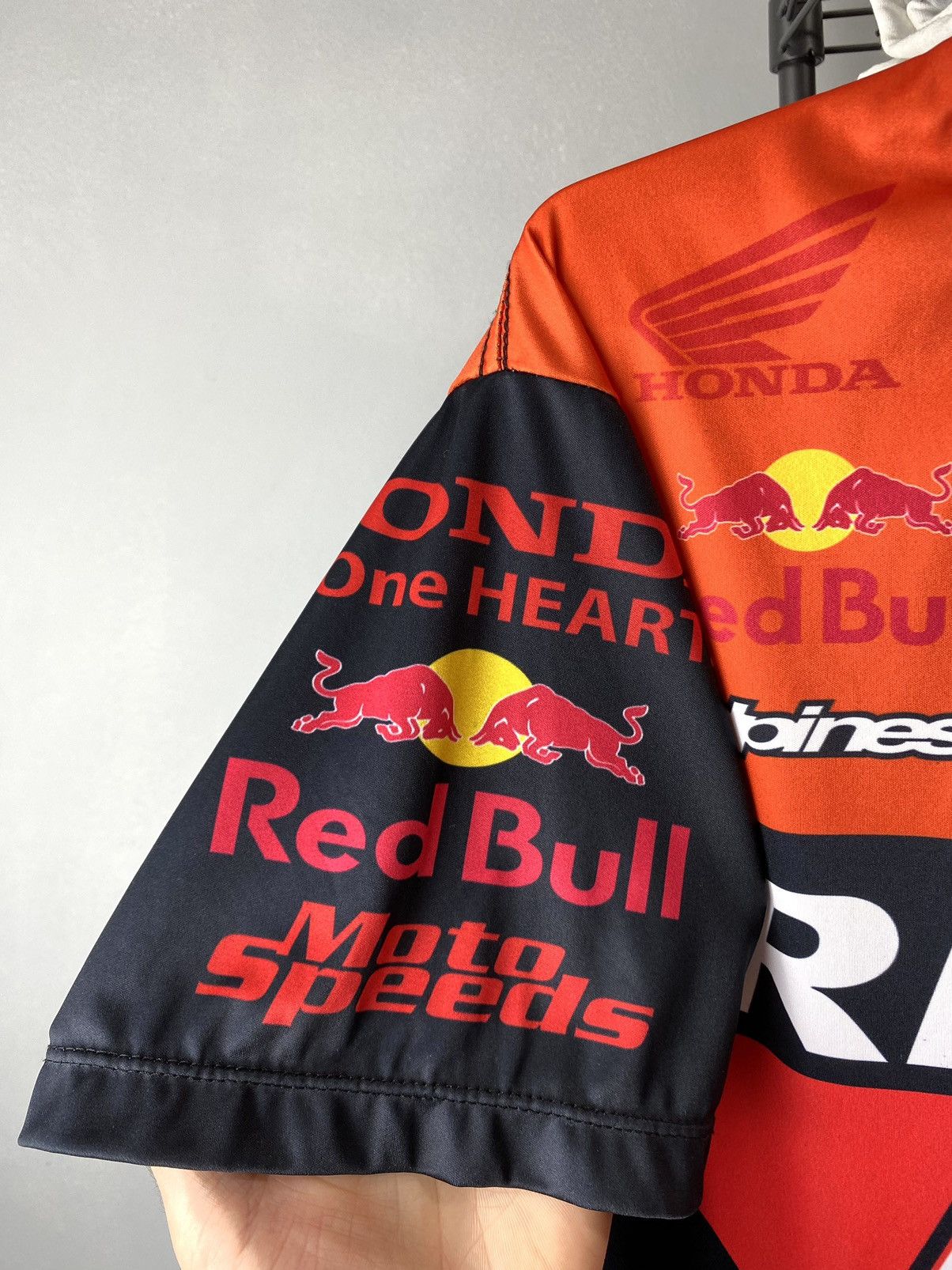 Honda Vintage Honda Repsol HRC Red Bull T Shirt Size US L / EU 52-54 / 3 - 4 Thumbnail