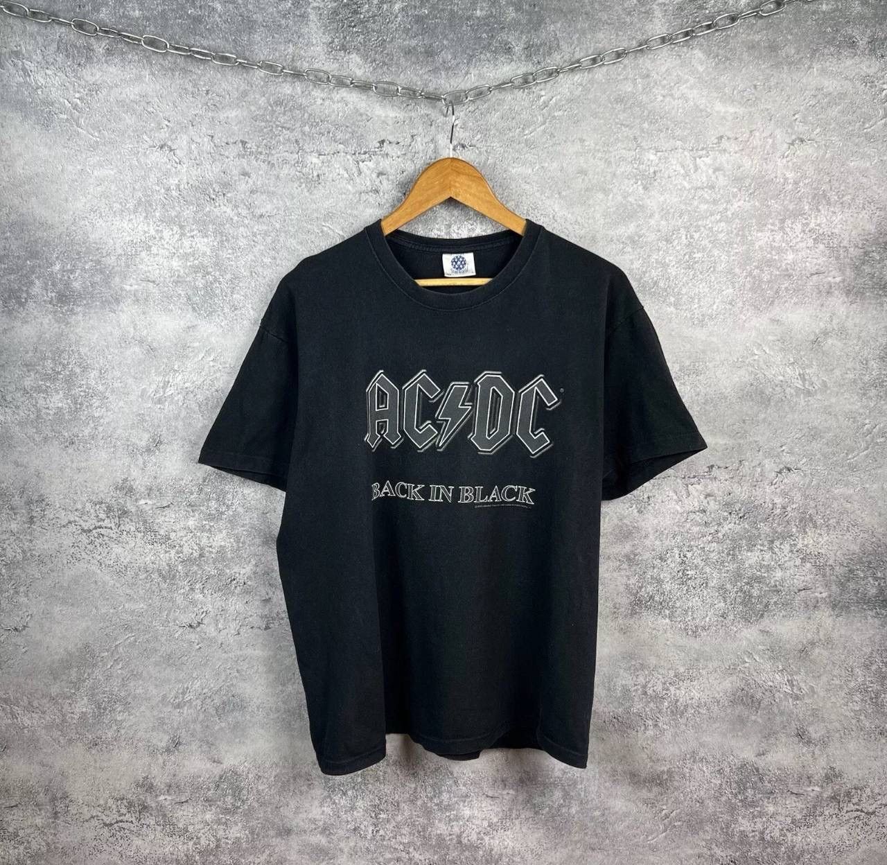 AC/DC × Band Tees × Vintage ACDC Back In Black 2004 Vintage Tee Men's Size L Size US L / EU 52-54 / 3 - 1 Thumbnail