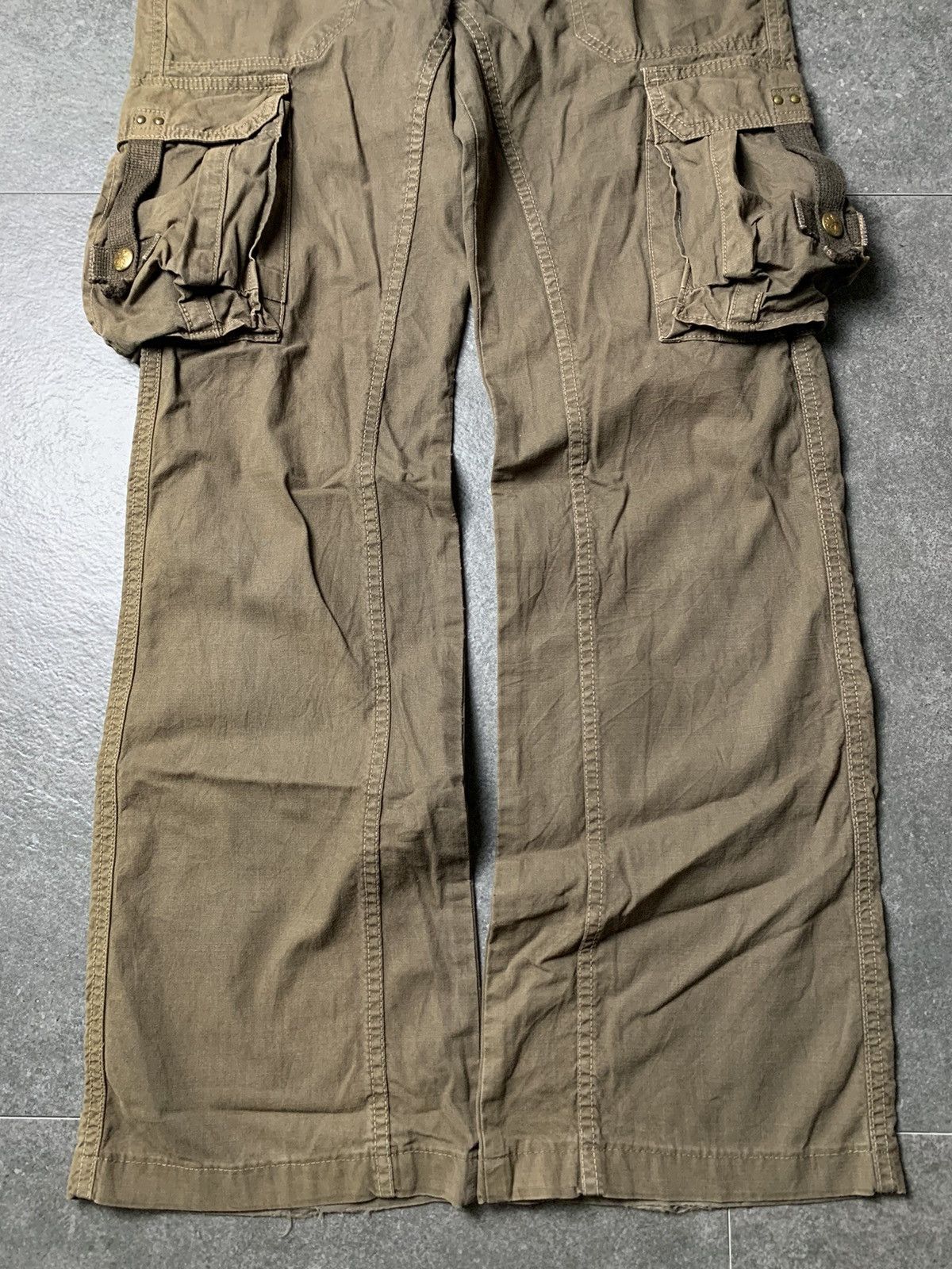 Japanese Brand 2000s Surplus Gas Mask 3D Pocket Flared Cargo Pants Size US 31 - 4 Thumbnail