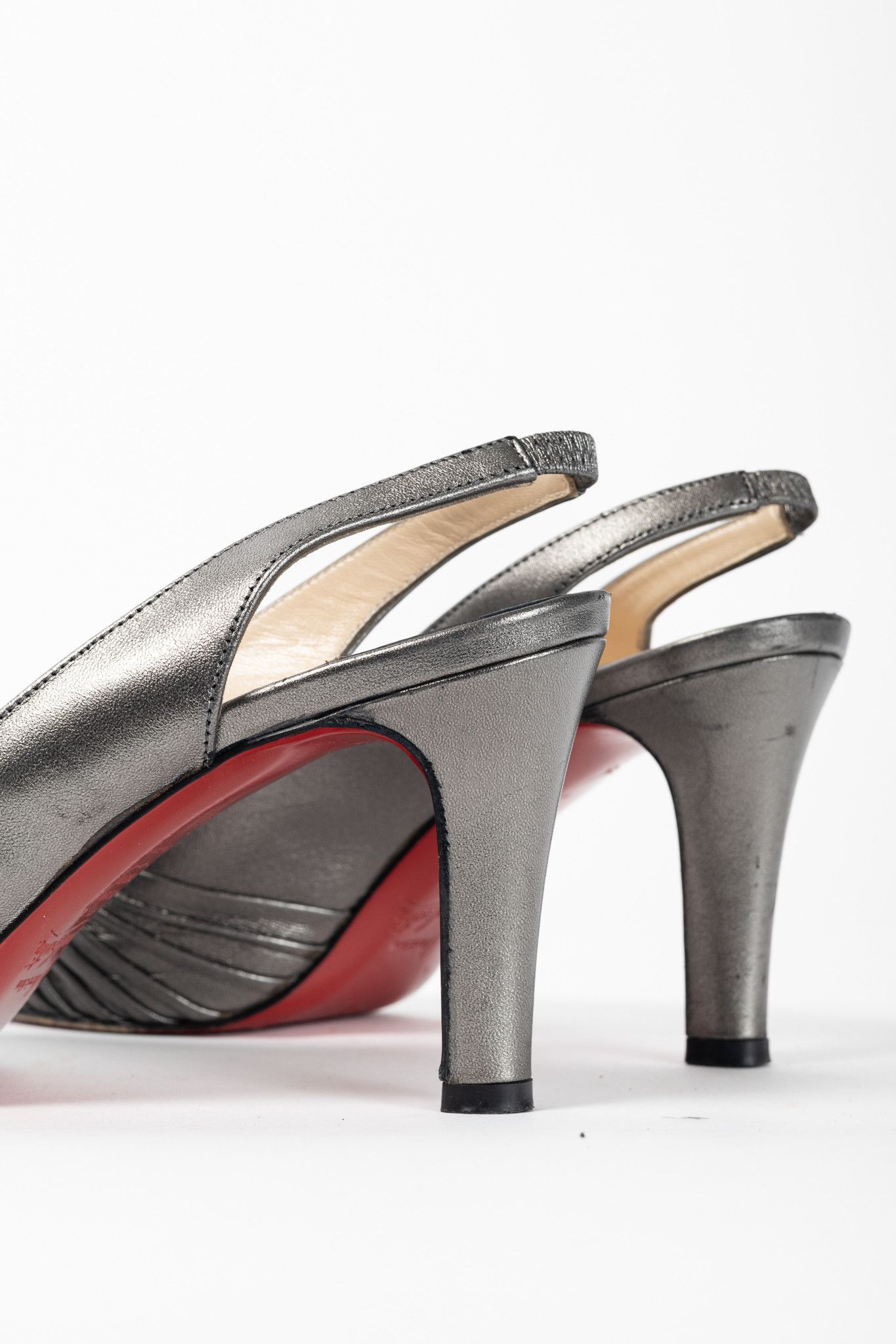 Christian Louboutin Christian Louboutin Metallic Grey Knotted Slingback Sandals Size US 6.5 / IT 36.5 - 8 Thumbnail