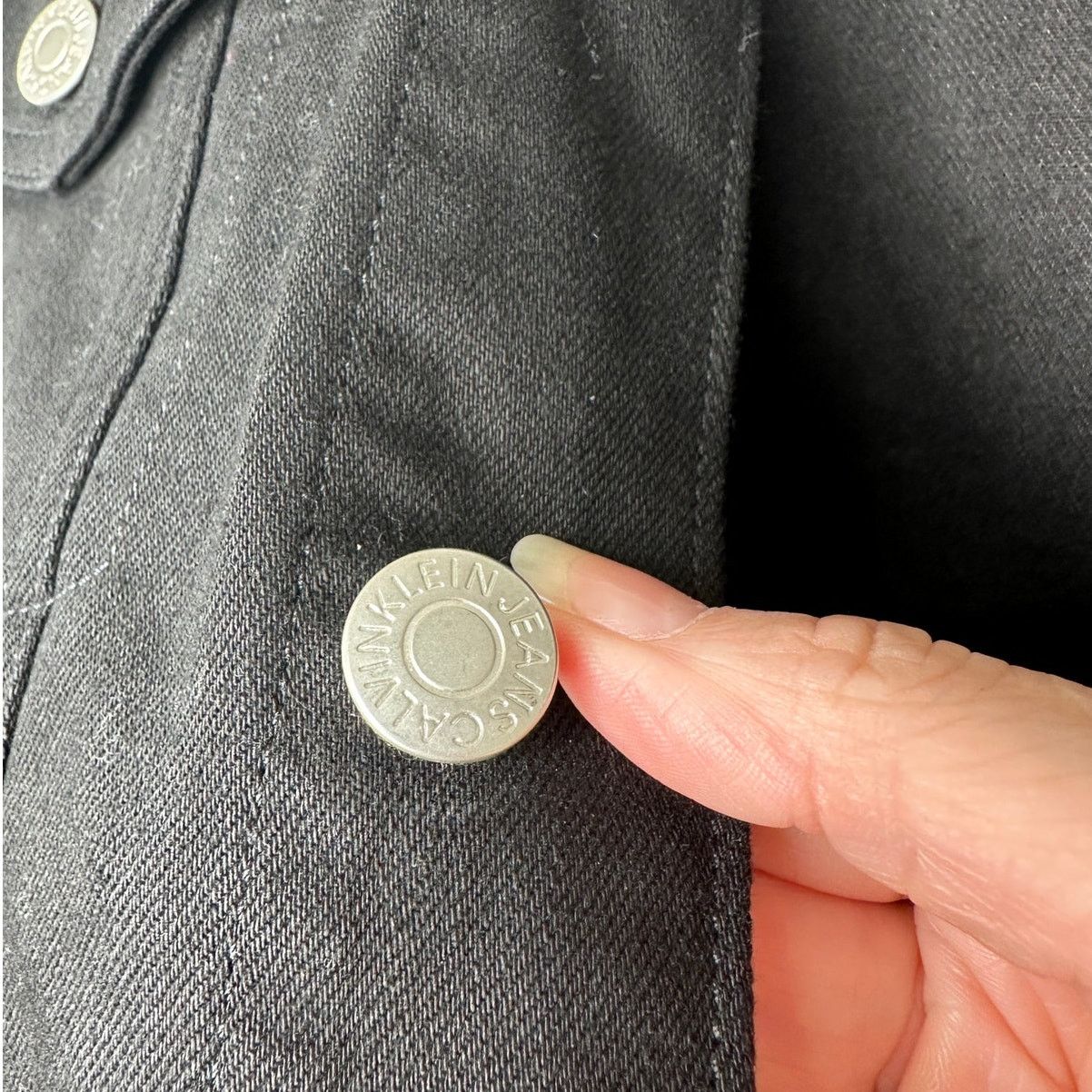 Calvin Klein Calvin Klein Black Denim Silver Button Collared Jean Jacket Size M / US 6-8 / IT 42-44 - 5 Thumbnail