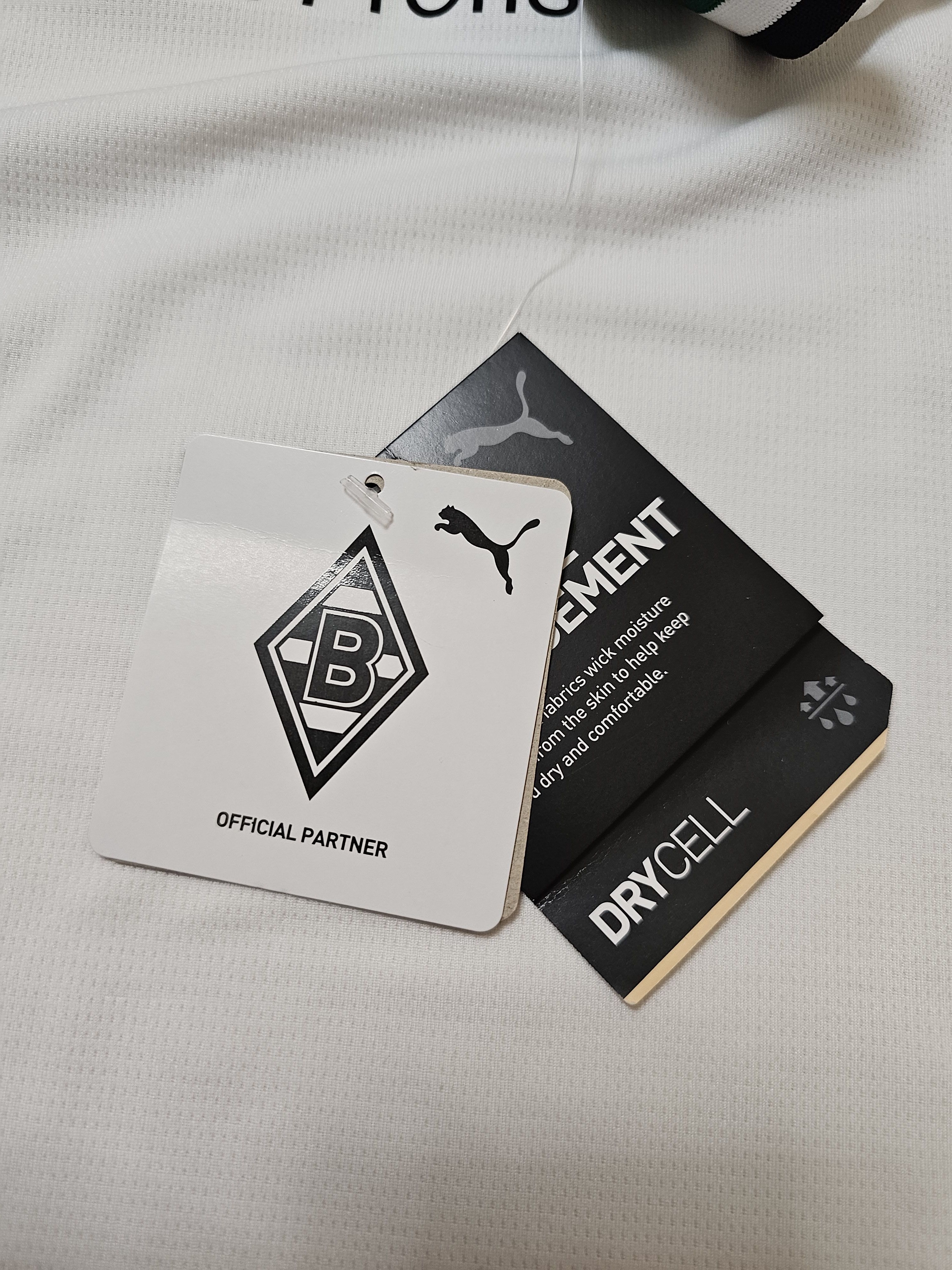 Puma BORUSSIA MONCHENGLADBACH 2024 HERMANN FOOTBALL SHIRT SOCCER Size US L / EU 52-54 / 3 - 6 Thumbnail