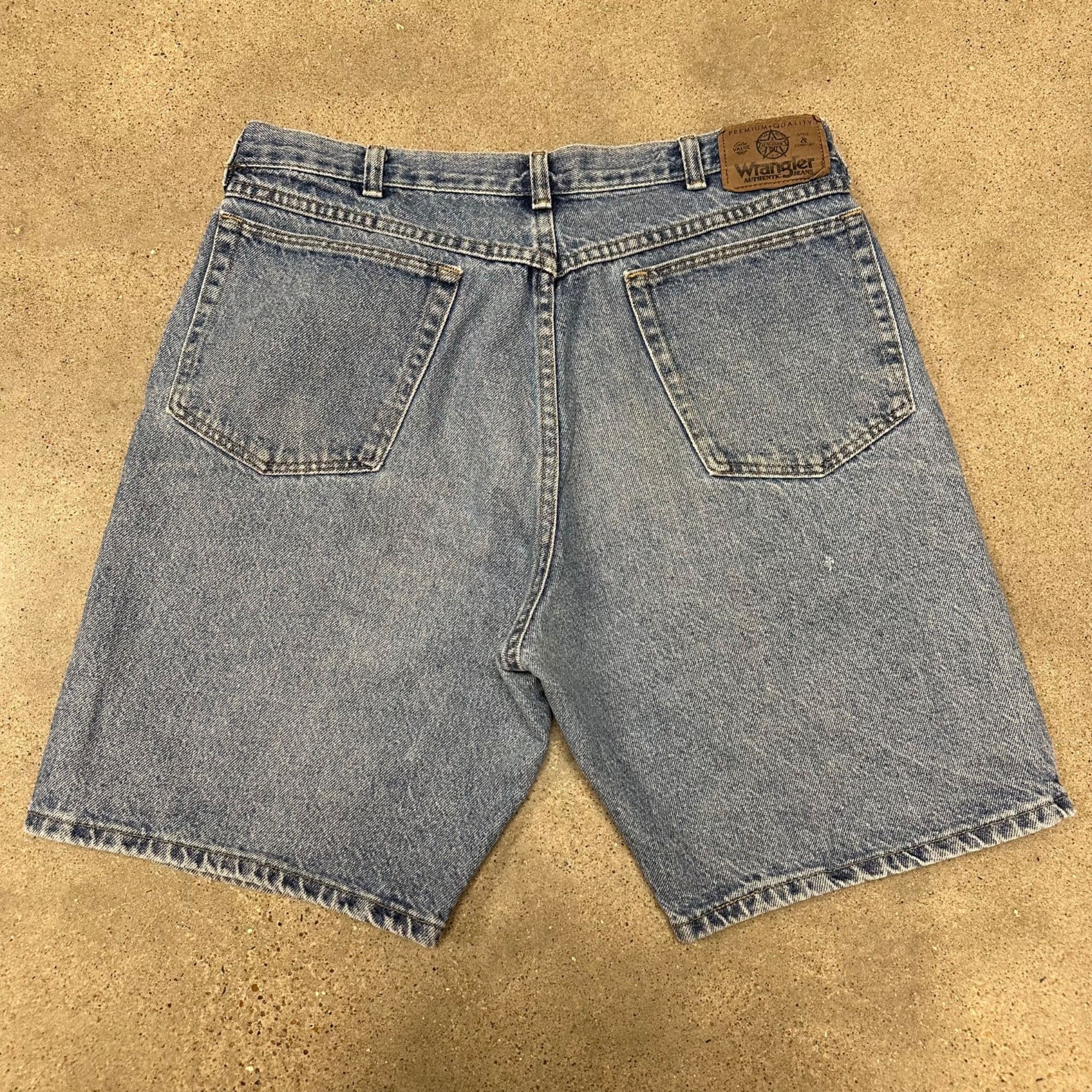 Vintage × Wrangler Vintage Y2K Wrangler Denim Jorts Shorts Medium Wash Size US 33 - 2 Thumbnail