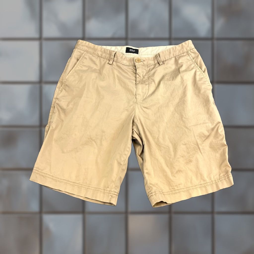 Hugo Boss HUGO BOSS Chino Shorts Mens W30 Beige Stretch Clyde Preppy Size US 30 / EU 46 - 1 Thumbnail