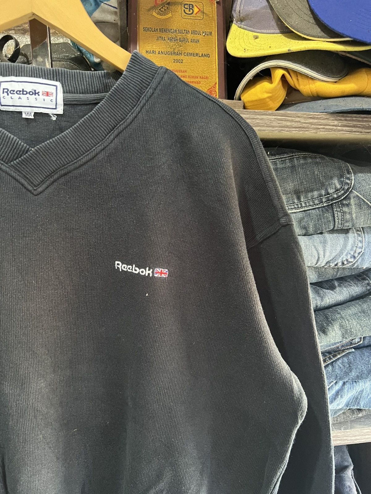 Reebok 🔥Vintage Reebok Classic V Neck Sweatshirt Size US L / EU 52-54 / 3 - 4 Thumbnail