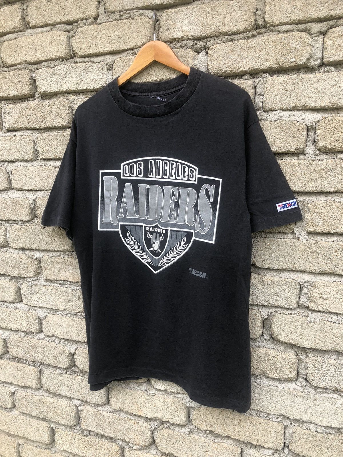 Vintage Vintage 80s NFL Los Angeles Raiders By Trench Tee Size US L / EU 52-54 / 3 - 2 Thumbnail