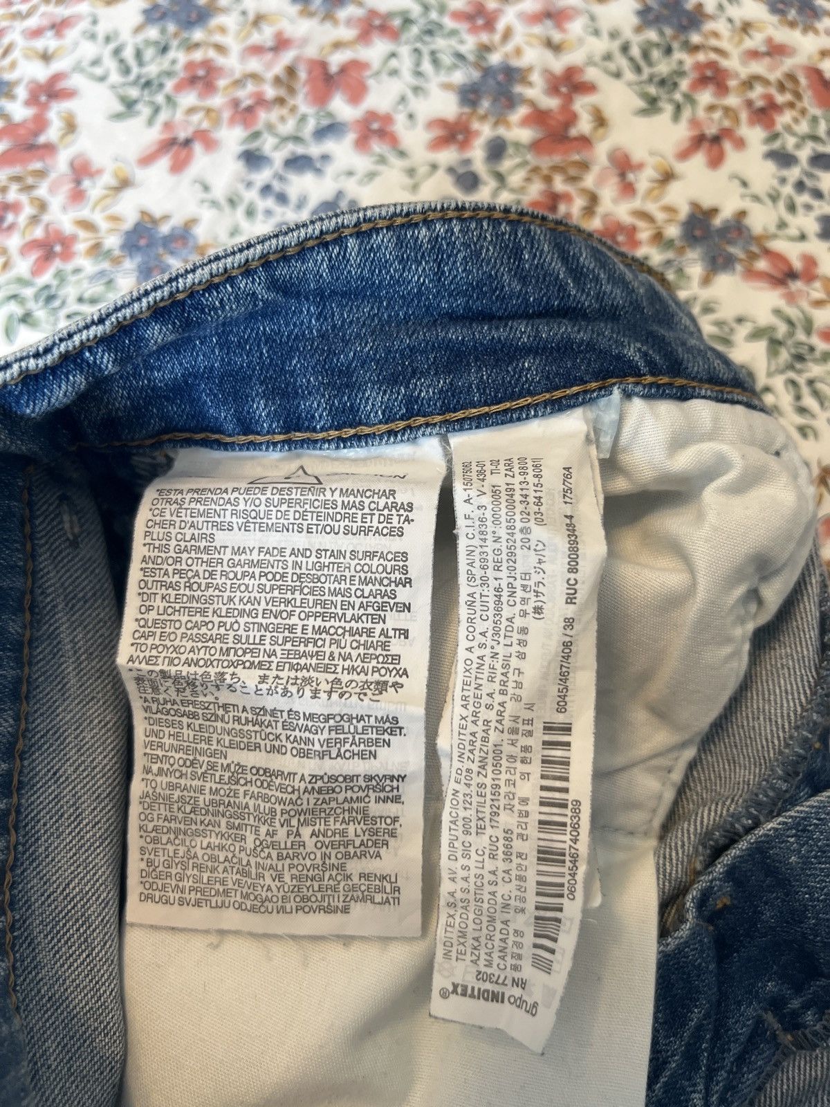 Zara Zara rose embroidered jeans Size US 30 / EU 46 - 4 Thumbnail
