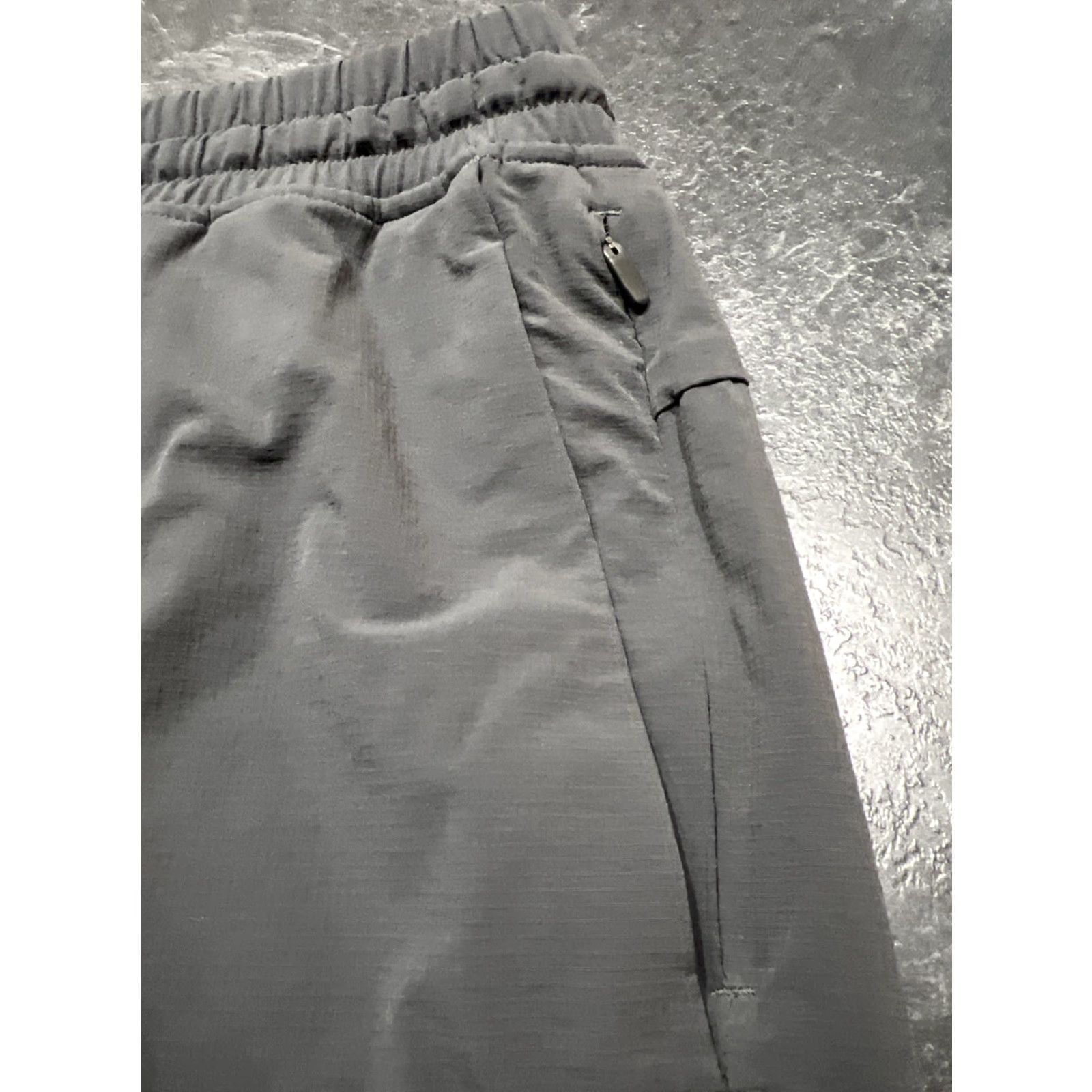 Lululemon Lululemon Men's Running Shorts XL Graphite Grey Athletic Activewear with Drawstring and Pockets Size US 36 / EU 52 - 2 Thumbnail