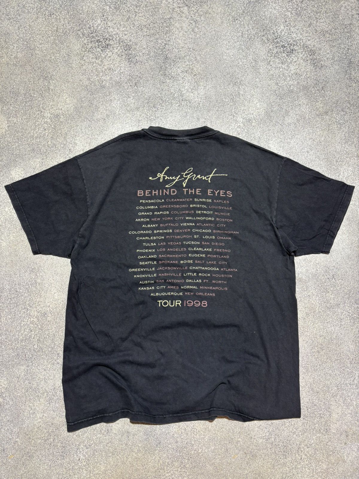 Vintage Vintage Ariana Grande World Tour 1998 Behind The Eyes t-shir Size US XL / EU 56 / 4 - 6 Thumbnail