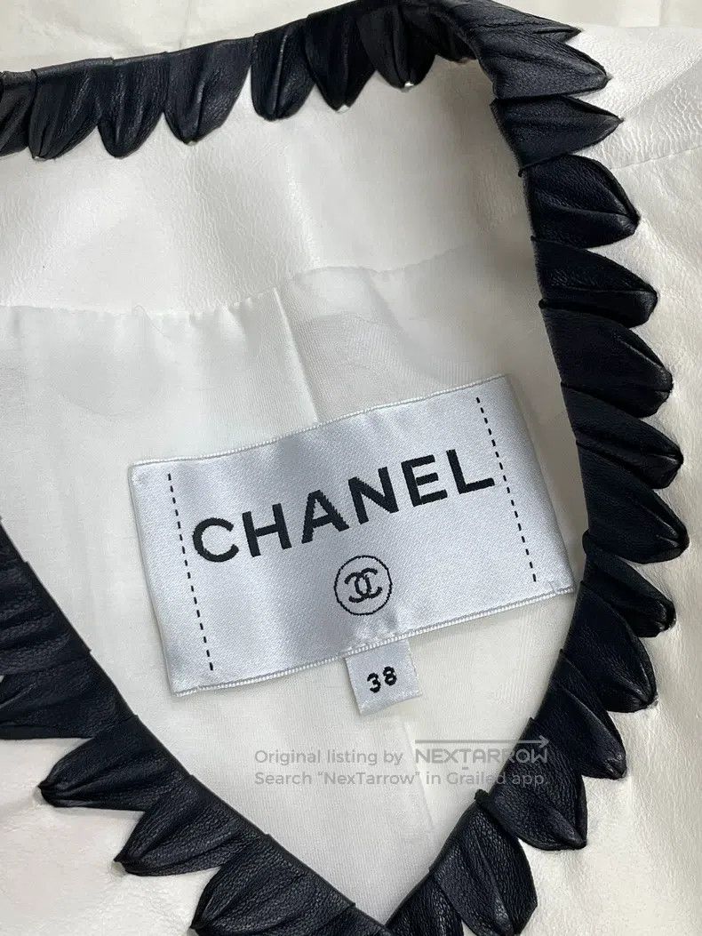 Chanel Chanel White, black, black, diamond-buttoned leather jacke Size XS / US 0-2 / IT 36-38 - 6 Thumbnail