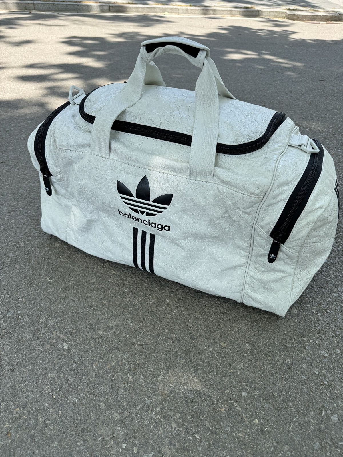 Balenciaga Balenciaga x Adidas Full Leather Duffle Bag Size ONE SIZE - 3 Thumbnail
