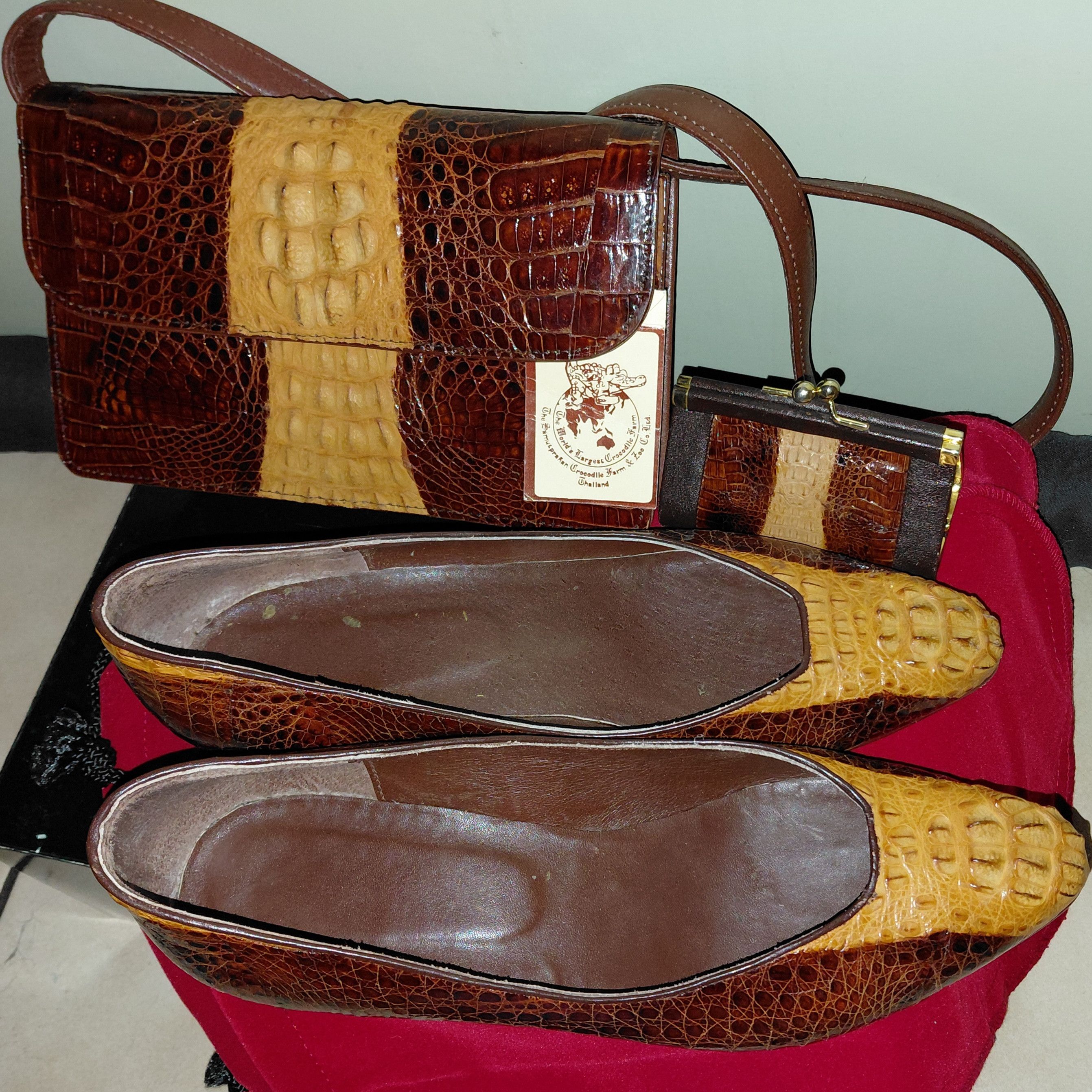 Diamond Leather Collection Real crocodile leather purse, with wallet and shoes Size ONE SIZE - 1 Thumbnail
